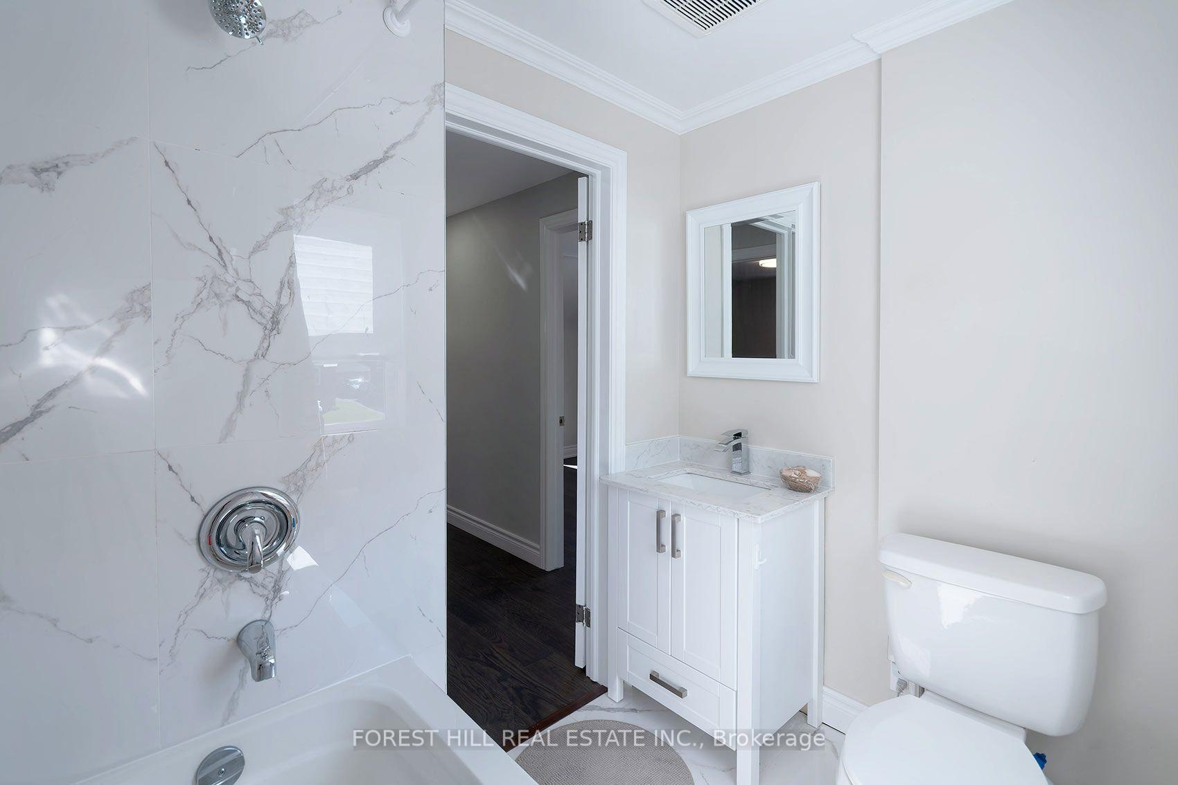 Photo 16 of 32 Stamford Square N, Scarborough, Clairlea-Birchmount — HOMEH