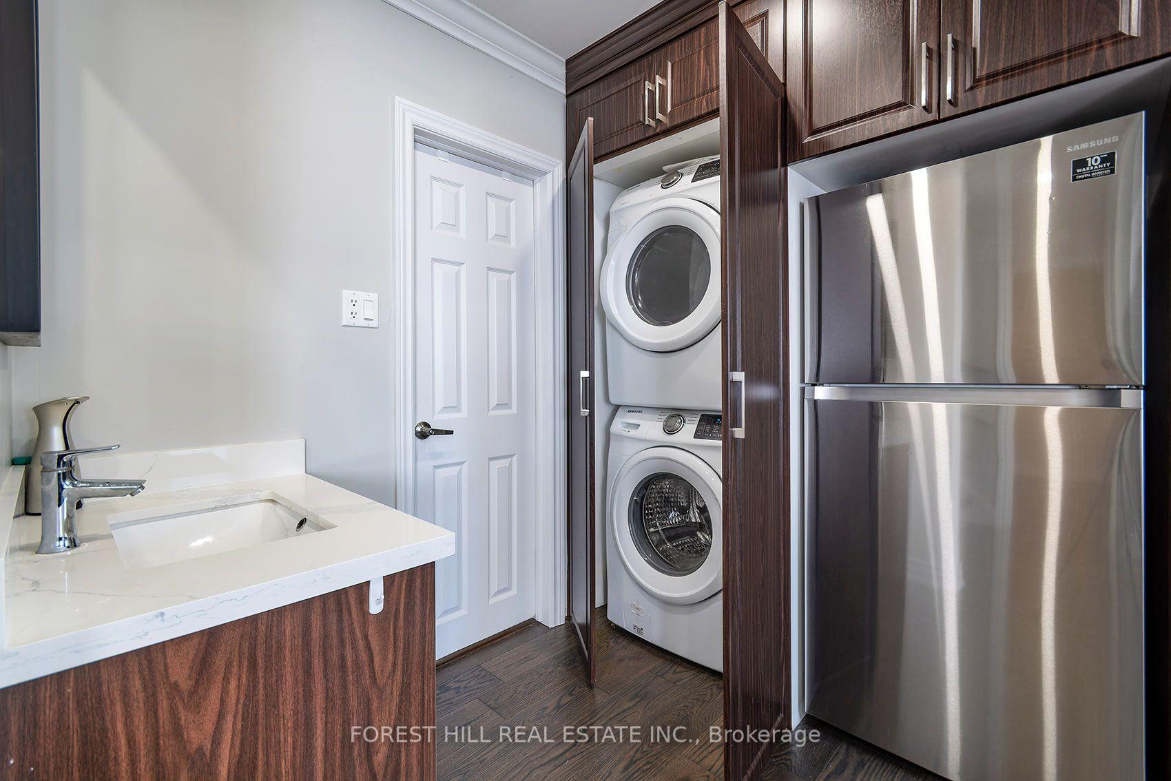 Photo 22 of 32 Stamford Square N, Scarborough, Clairlea-Birchmount — HOMEH