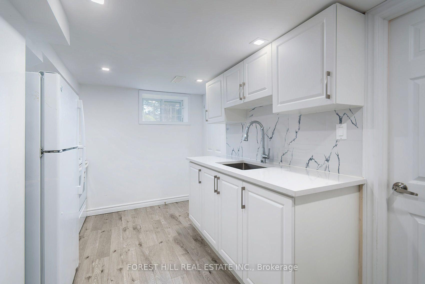 Photo 25 of 32 Stamford Square N, Scarborough, Clairlea-Birchmount — HOMEH