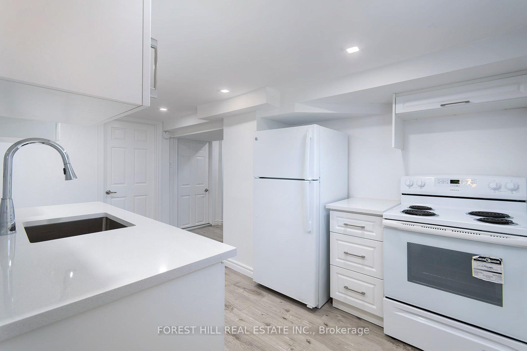 Photo 26 of 32 Stamford Square N, Scarborough, Clairlea-Birchmount — HOMEH