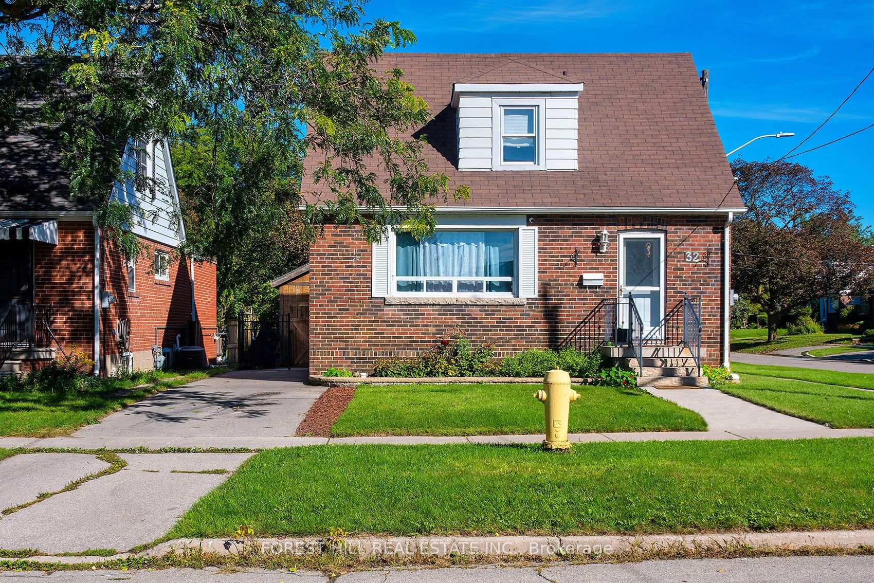 Photo 41 of 32 Stamford Square N, Scarborough, Clairlea-Birchmount — HOMEH