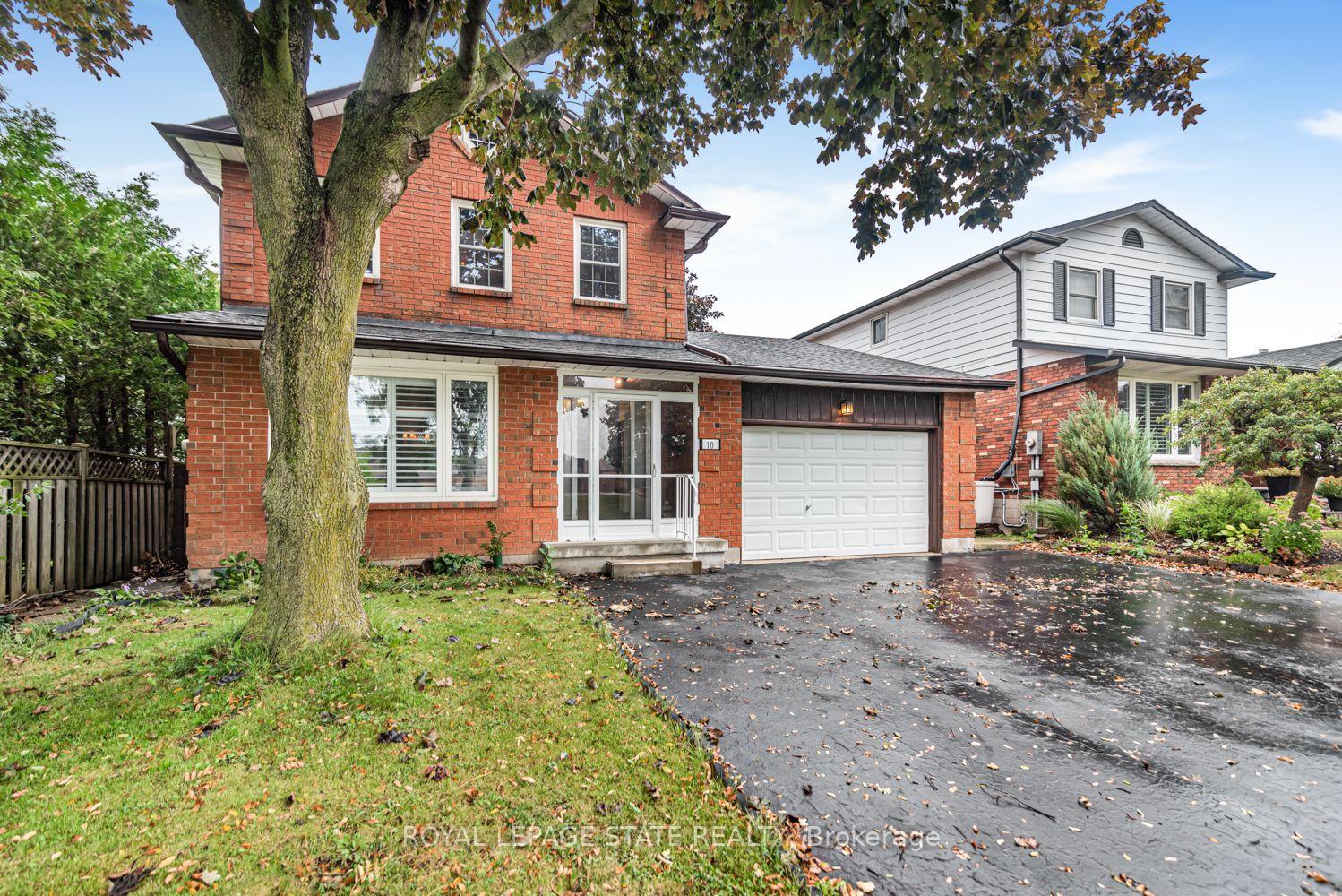 Photo 2 of 10 Atlas Street, Hamilton, Stoney Creek Mountain — HOMEH