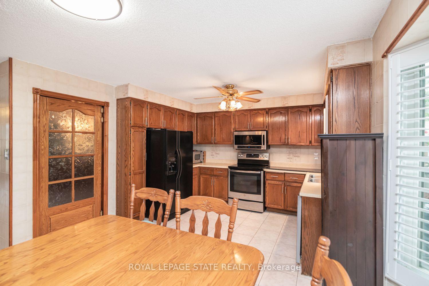 Photo 12 of 10 Atlas Street, Hamilton, Stoney Creek Mountain — HOMEH