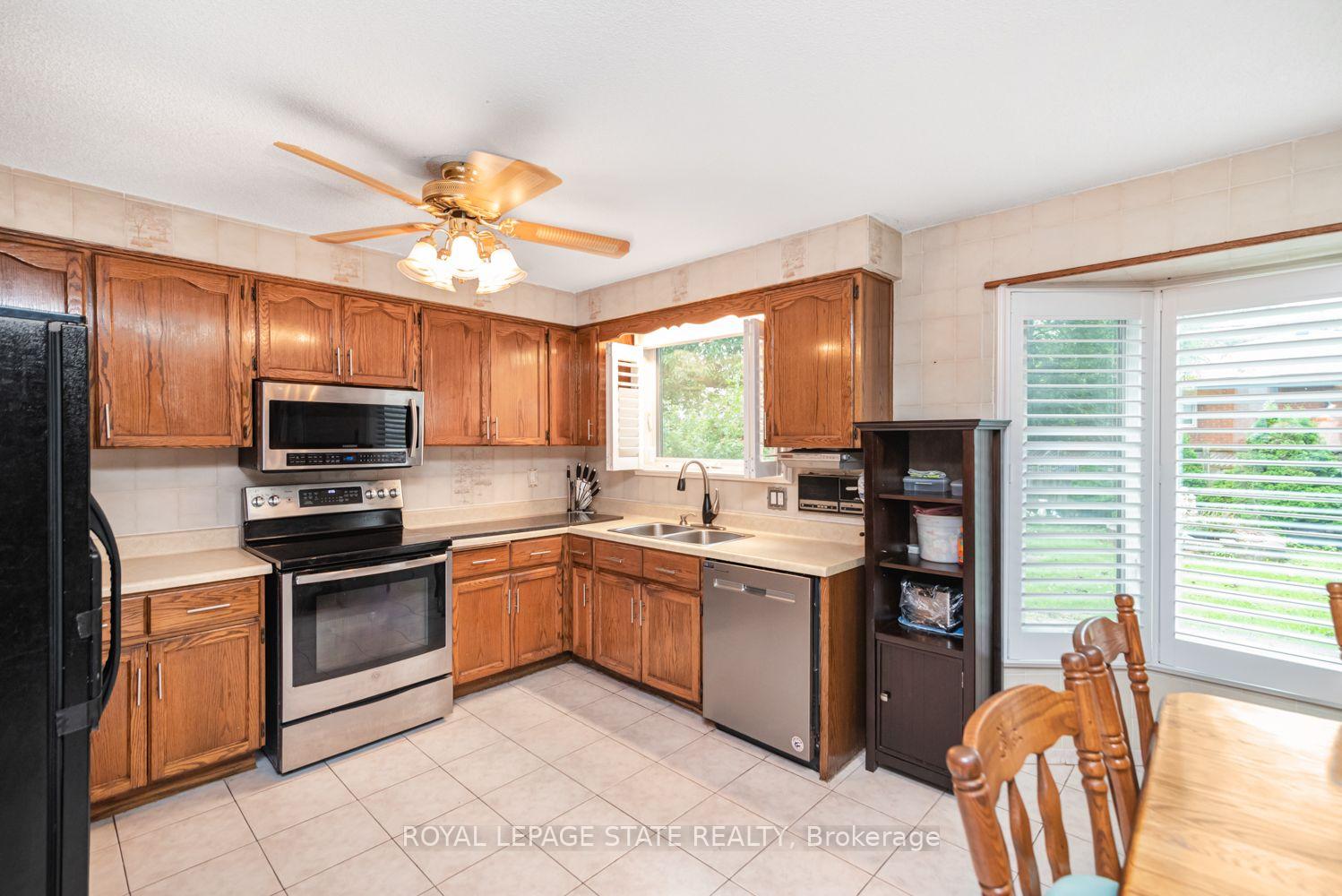 Photo 13 of 10 Atlas Street, Hamilton, Stoney Creek Mountain — HOMEH