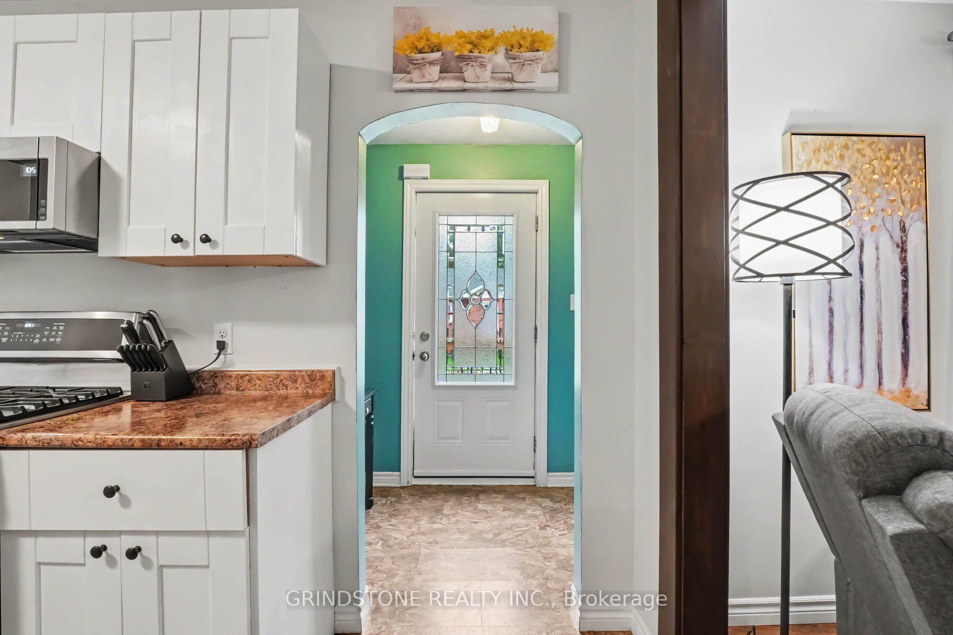 Photo 3 of 22 Greig Street, Smiths Falls, Smiths Falls — HOMEH