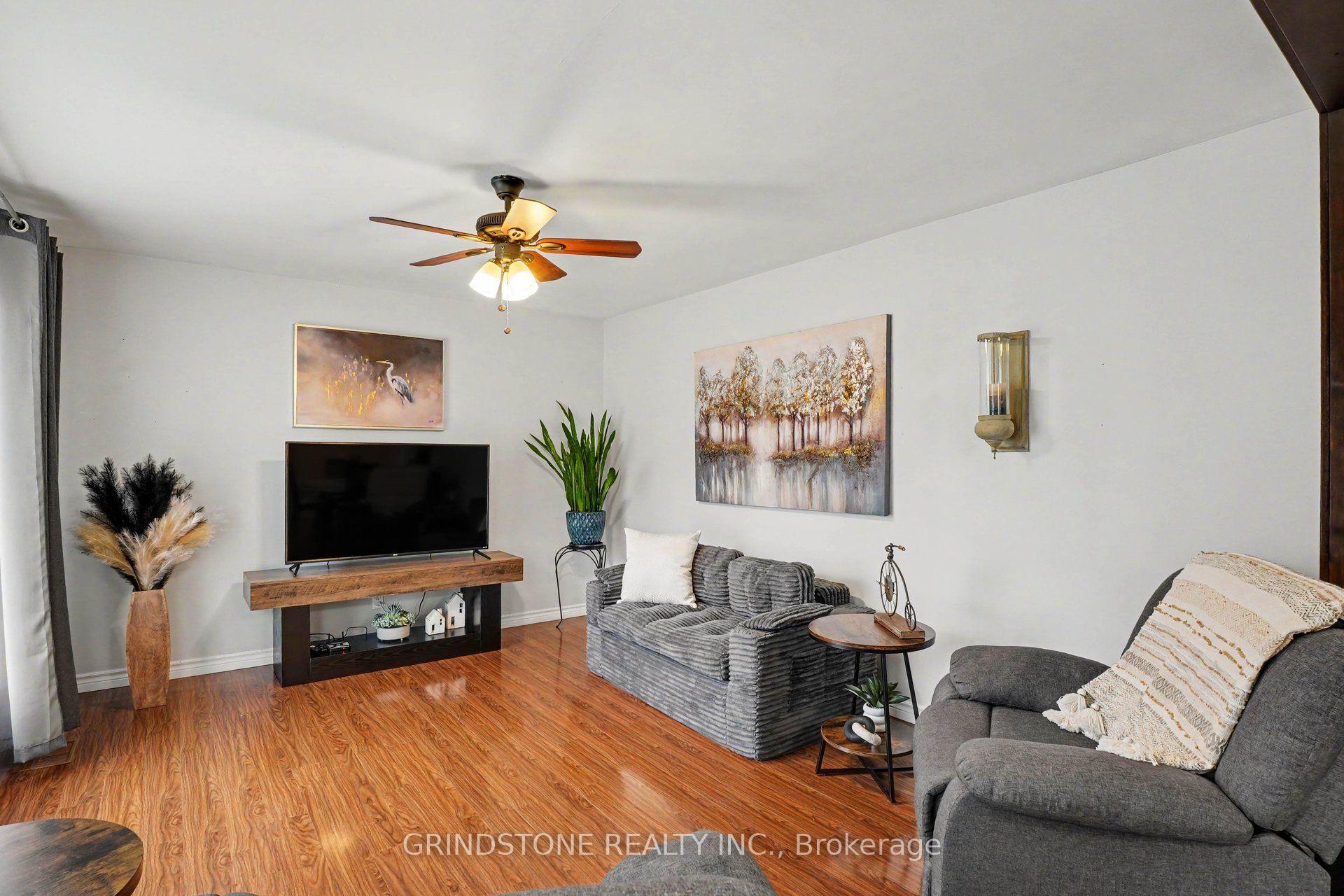 Photo 4 of 22 Greig Street, Smiths Falls, Smiths Falls — HOMEH