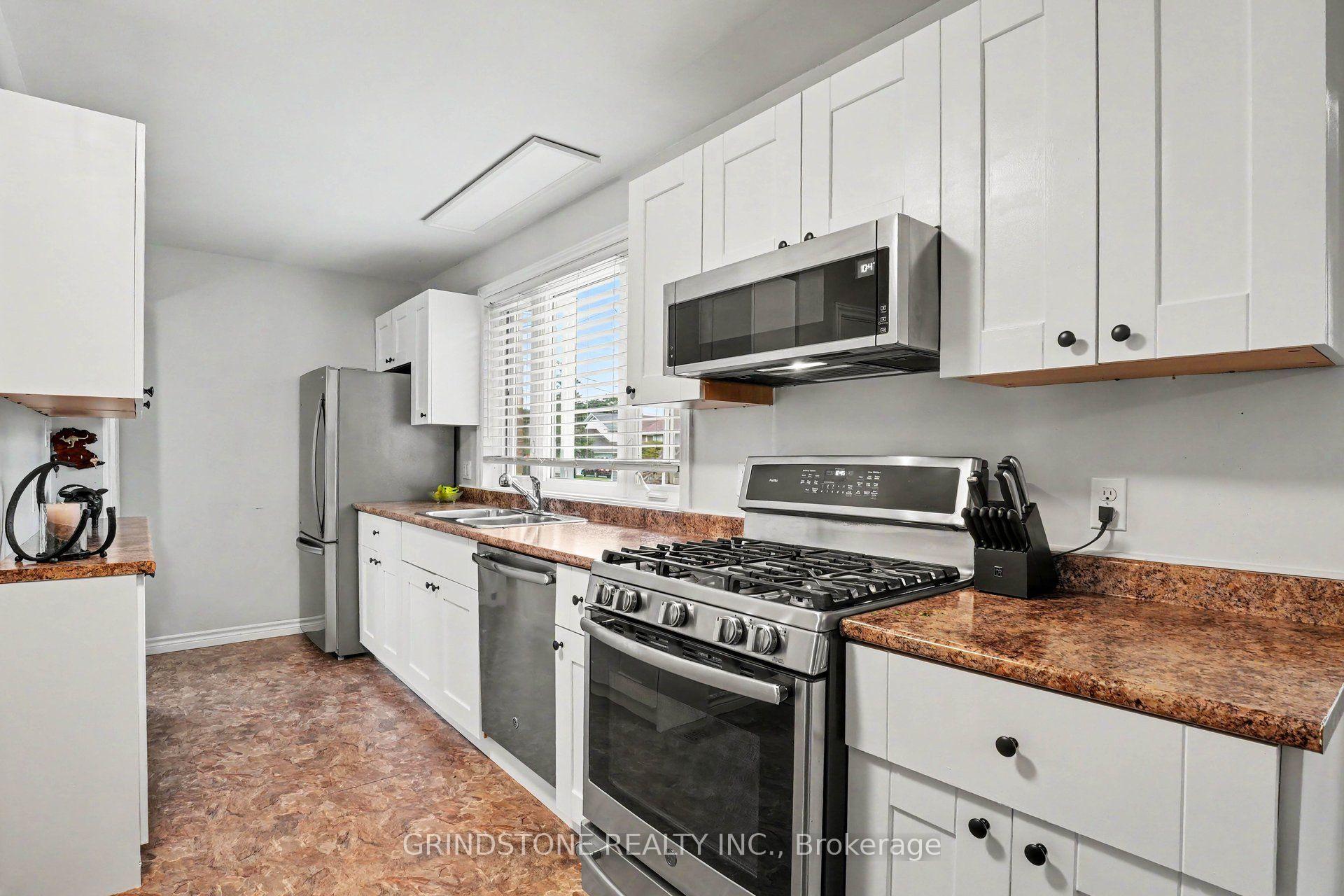 Photo 12 of 22 Greig Street, Smiths Falls, Smiths Falls — HOMEH