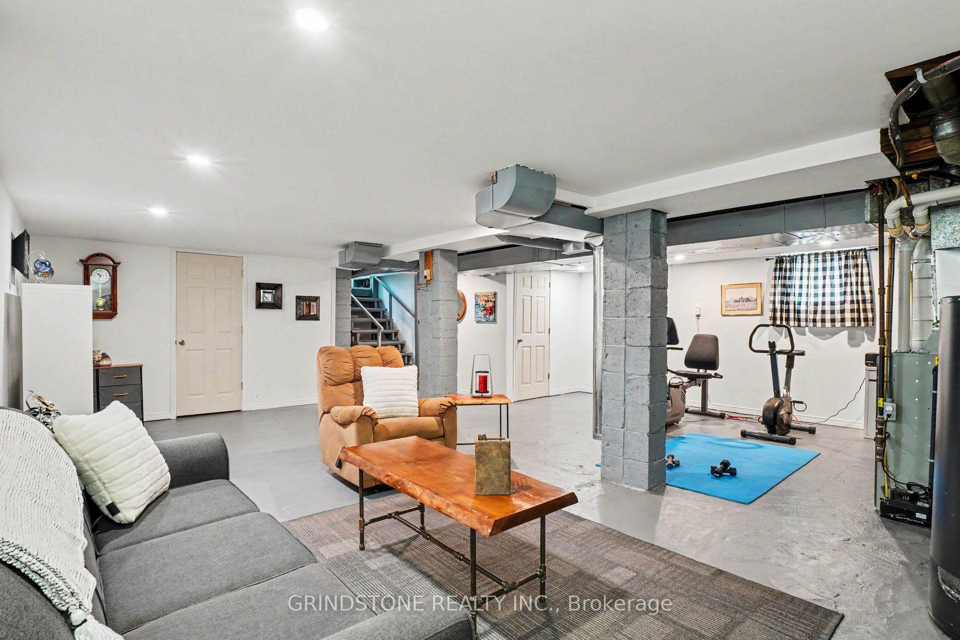 Photo 19 of 22 Greig Street, Smiths Falls, Smiths Falls — HOMEH