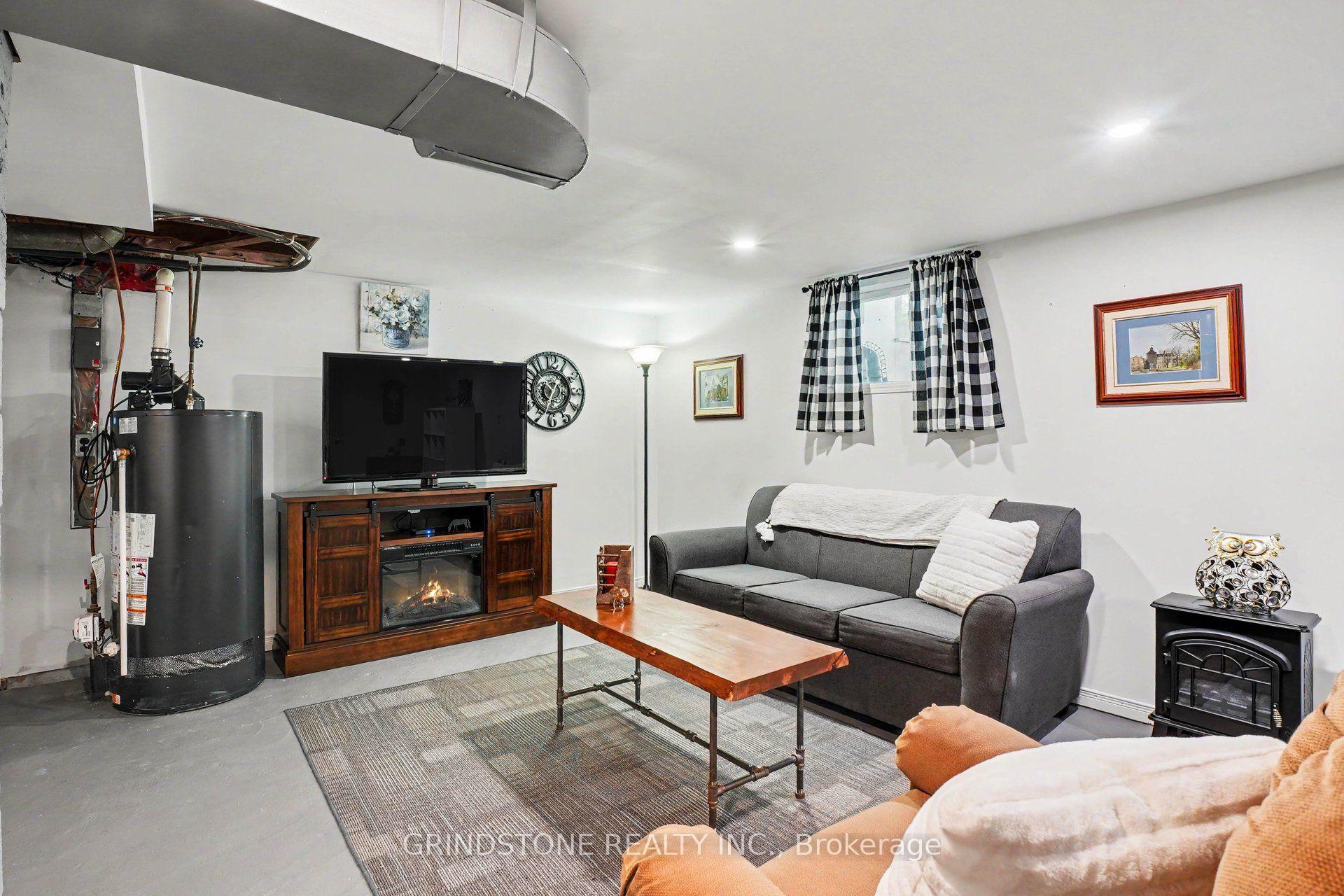 Photo 20 of 22 Greig Street, Smiths Falls, Smiths Falls — HOMEH