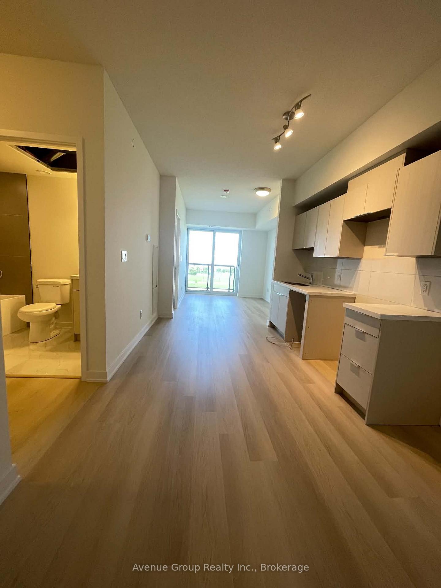 Photo 3 of Unit 813, 2825 Jane Street, North York, Glenfield-Jane Heights — HOMEH