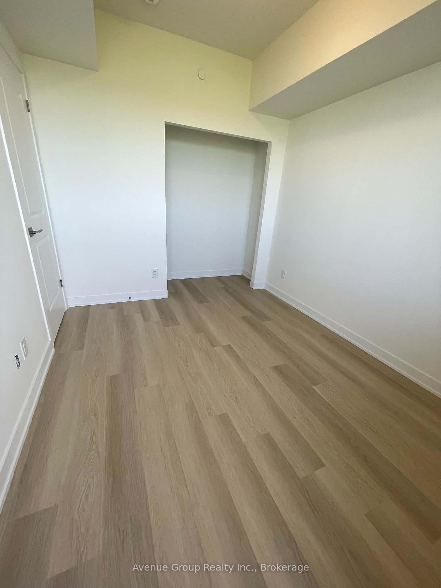 Photo 8 of Unit 813, 2825 Jane Street, North York, Glenfield-Jane Heights — HOMEH