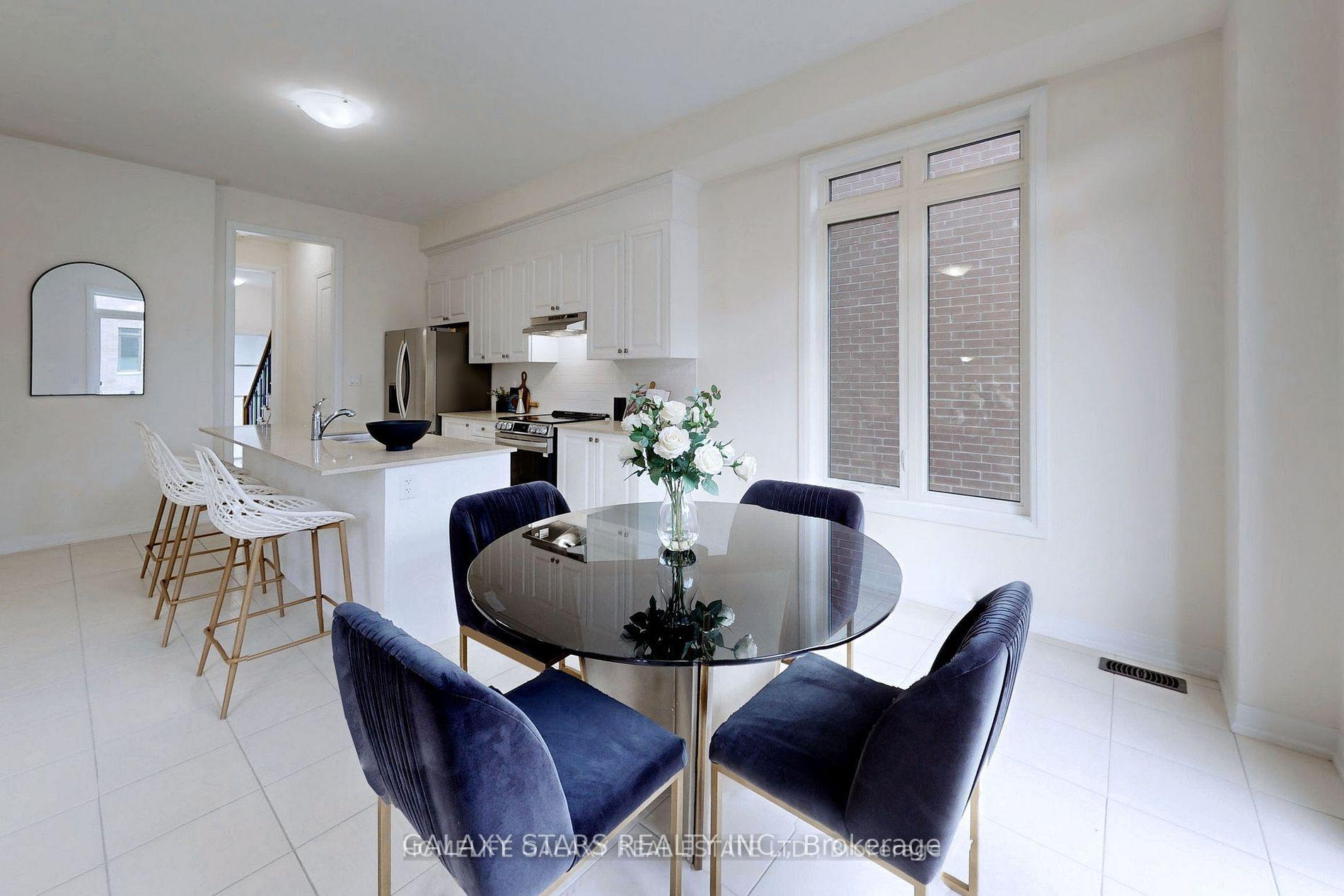 Photo 12 of 31 Sambro Lane, Whitchurch-Stouffville, Stouffville — HOMEH