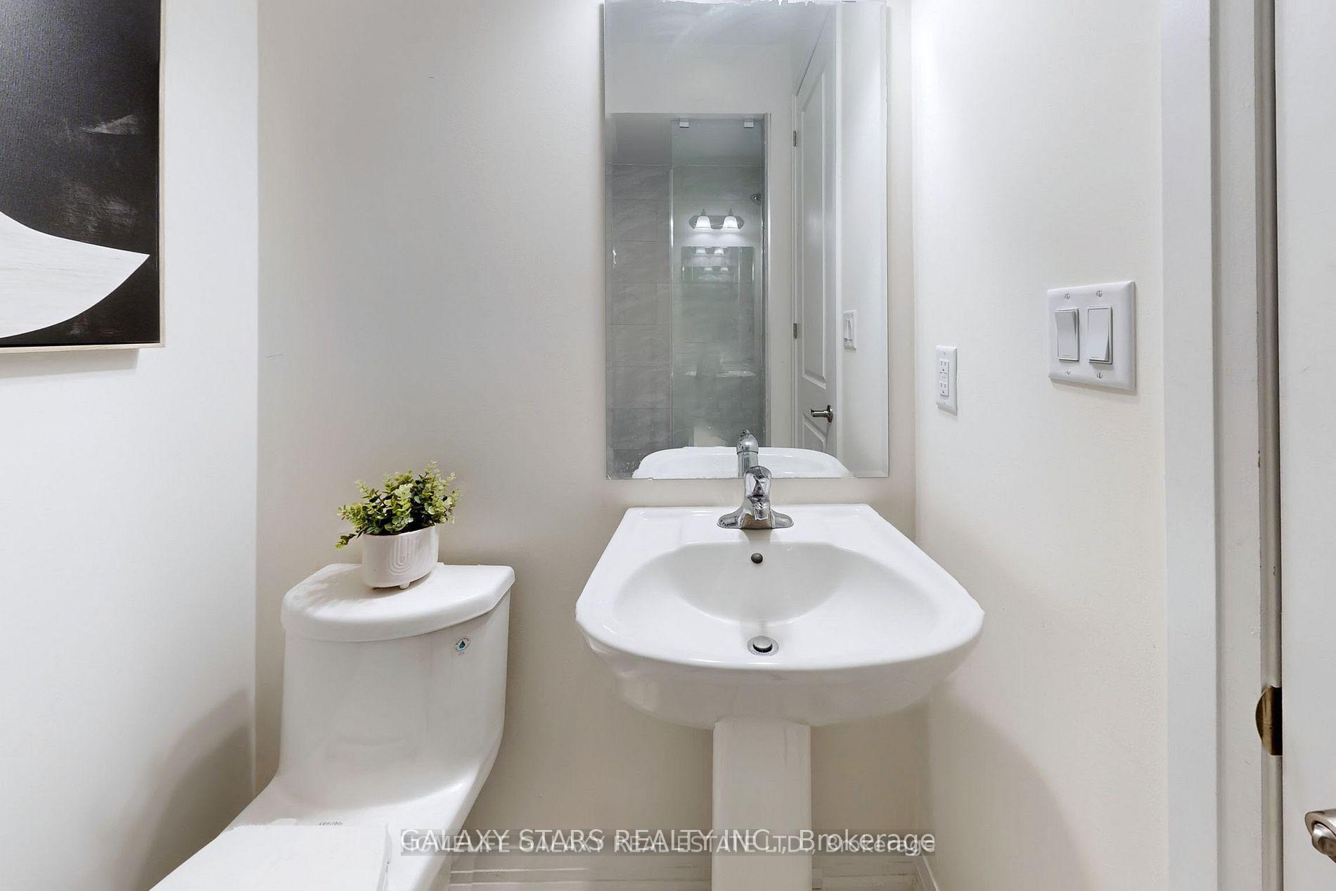 Photo 15 of 31 Sambro Lane, Whitchurch-Stouffville, Stouffville — HOMEH