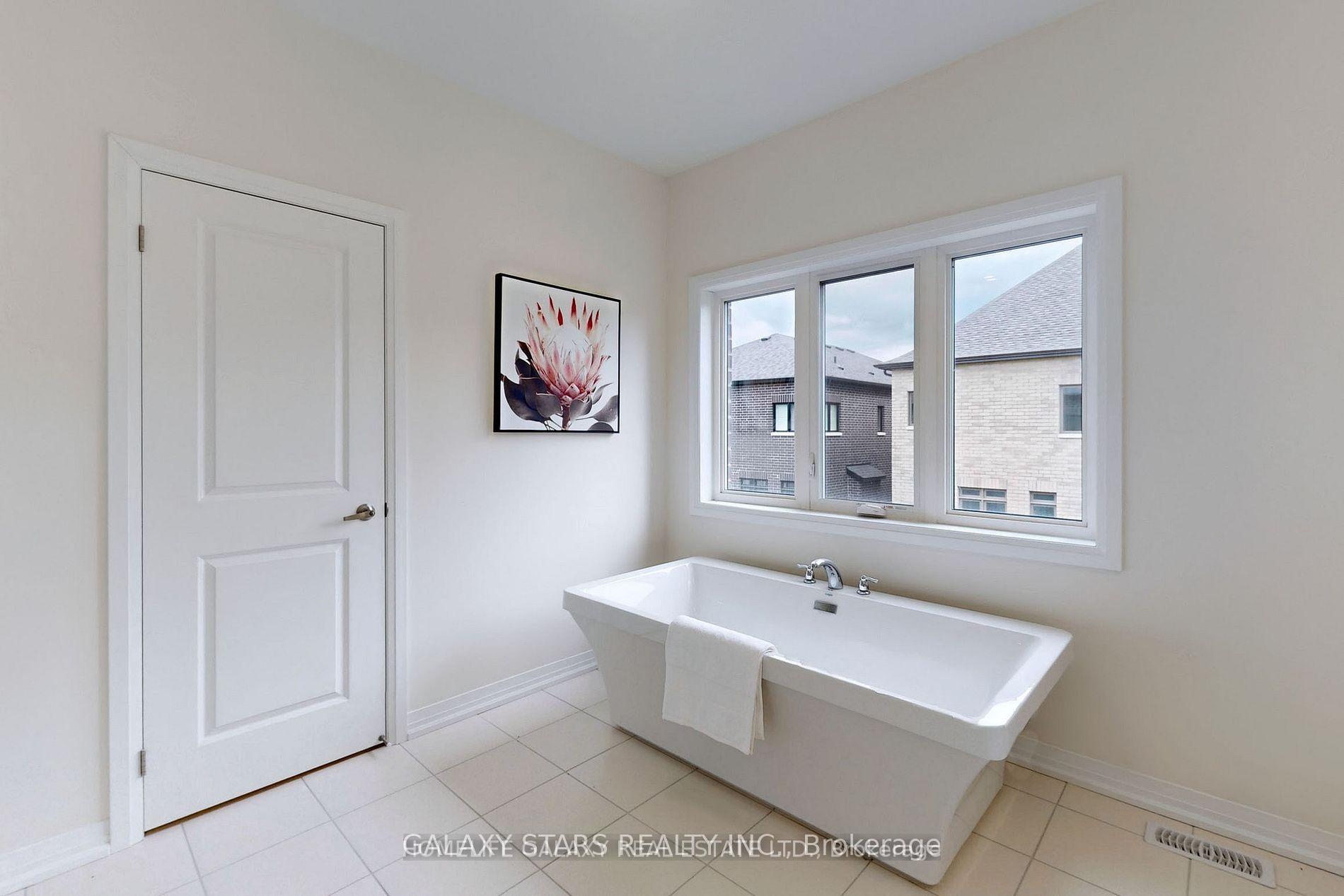 Photo 20 of 31 Sambro Lane, Whitchurch-Stouffville, Stouffville — HOMEH