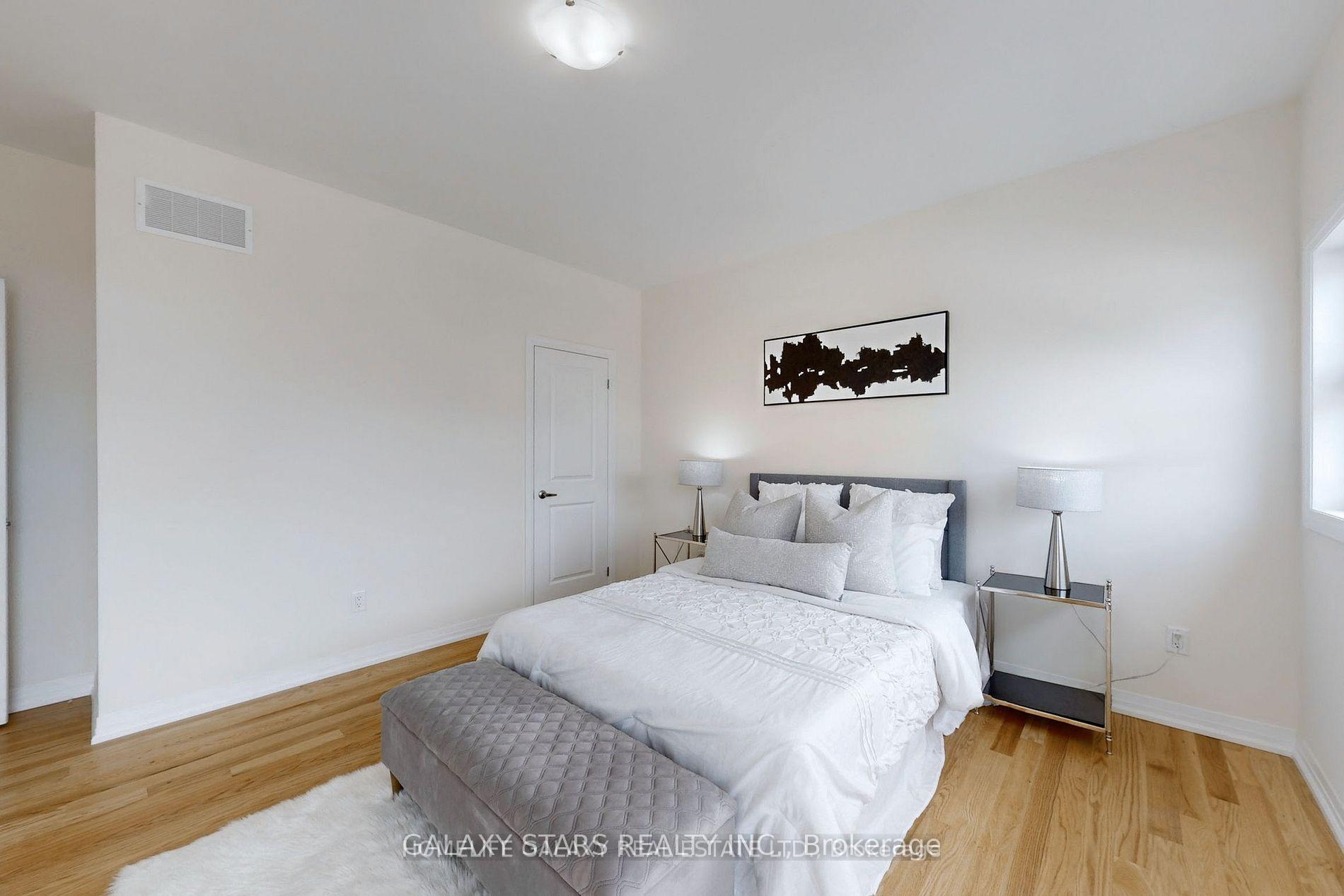 Photo 25 of 31 Sambro Lane, Whitchurch-Stouffville, Stouffville — HOMEH