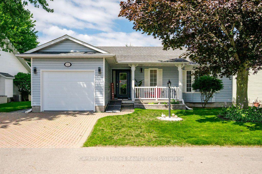 Photo 1 of 11 Algonquin Trail, Clarington, Bowmanville — HOMEH