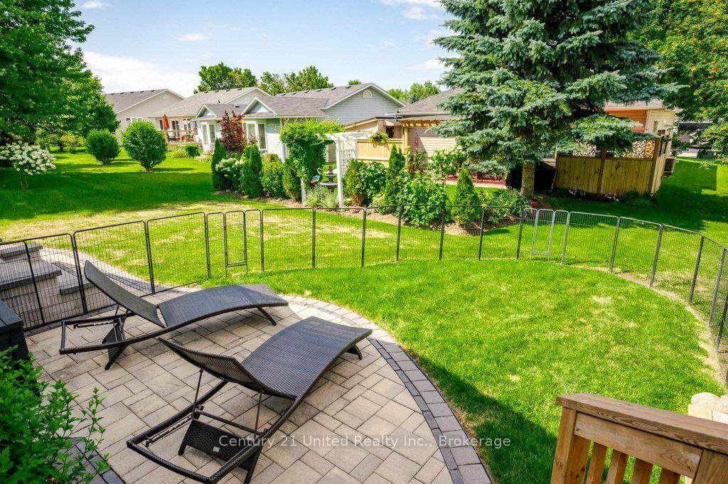 Photo 34 of 11 Algonquin Trail, Clarington, Bowmanville — HOMEH