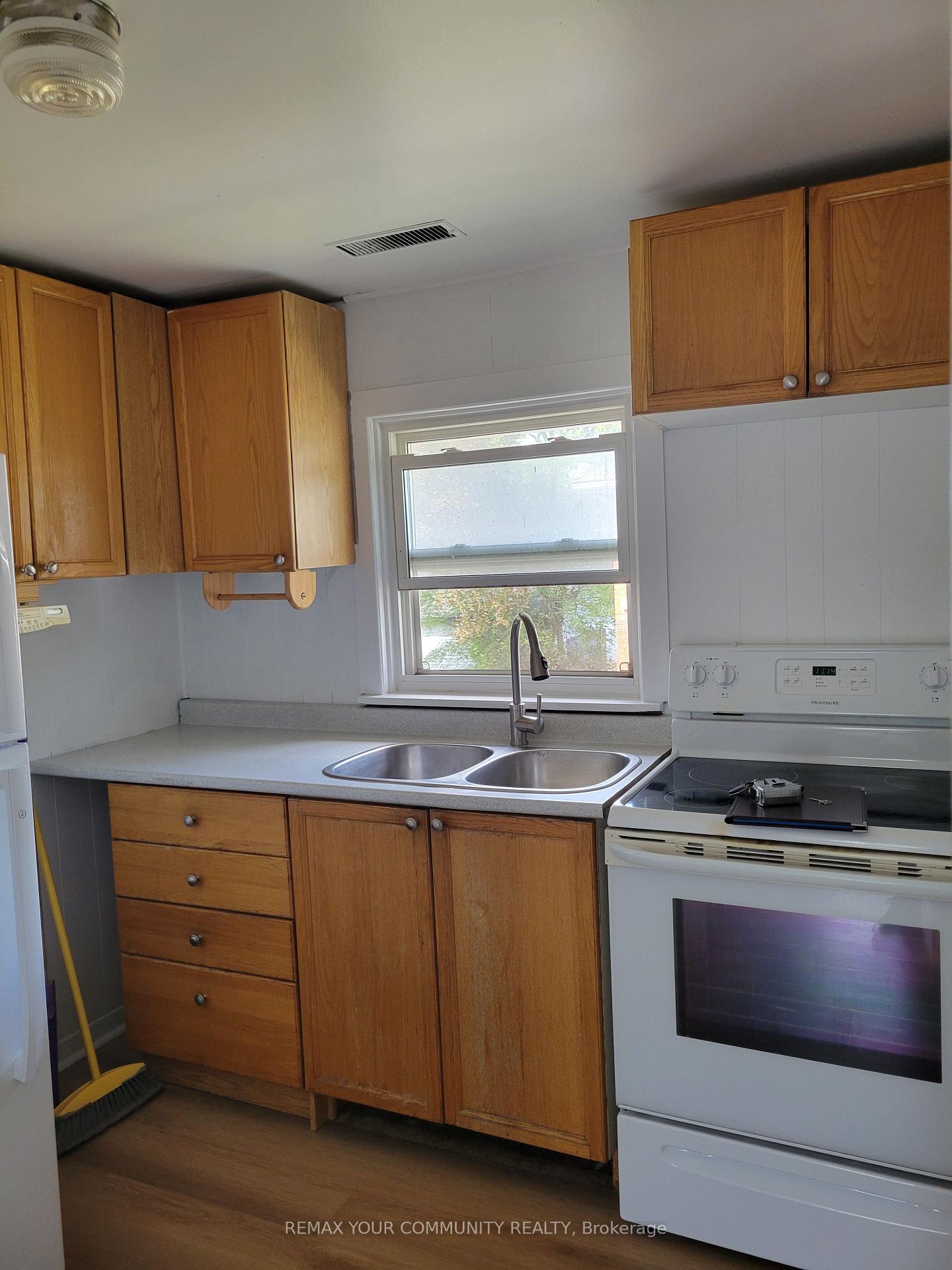 Photo 5 of Unit 2nd Floor, 12926 Highway 27, King, Nobleton — HOMEH