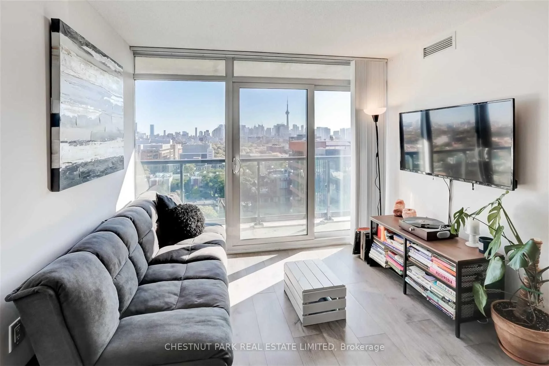 Photo 2 of Unit 2111E, 36 Lisgar Street, Toronto, Little Portugal — HOMEH