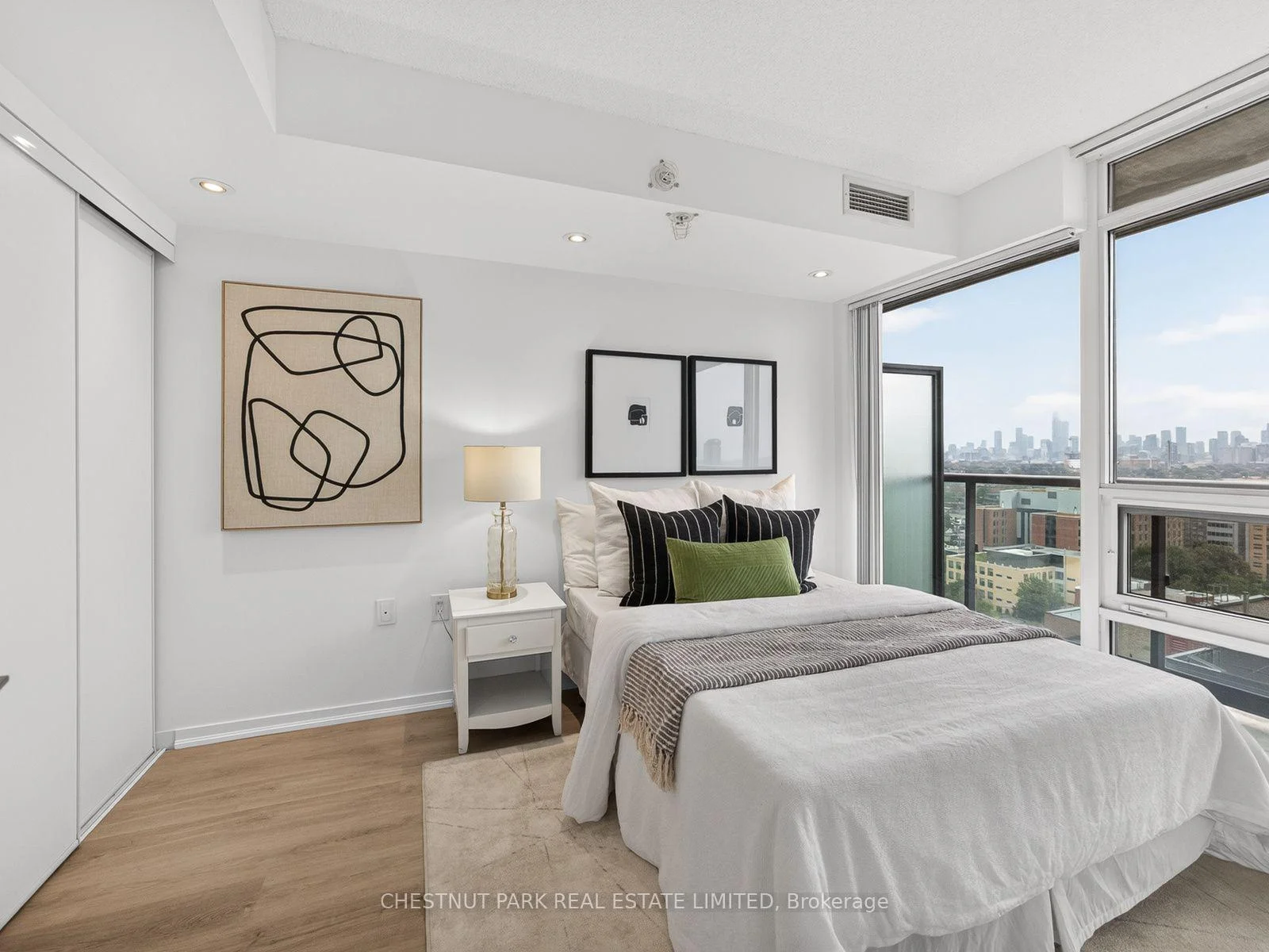 Photo 12 of Unit 2111E, 36 Lisgar Street, Toronto, Little Portugal — HOMEH