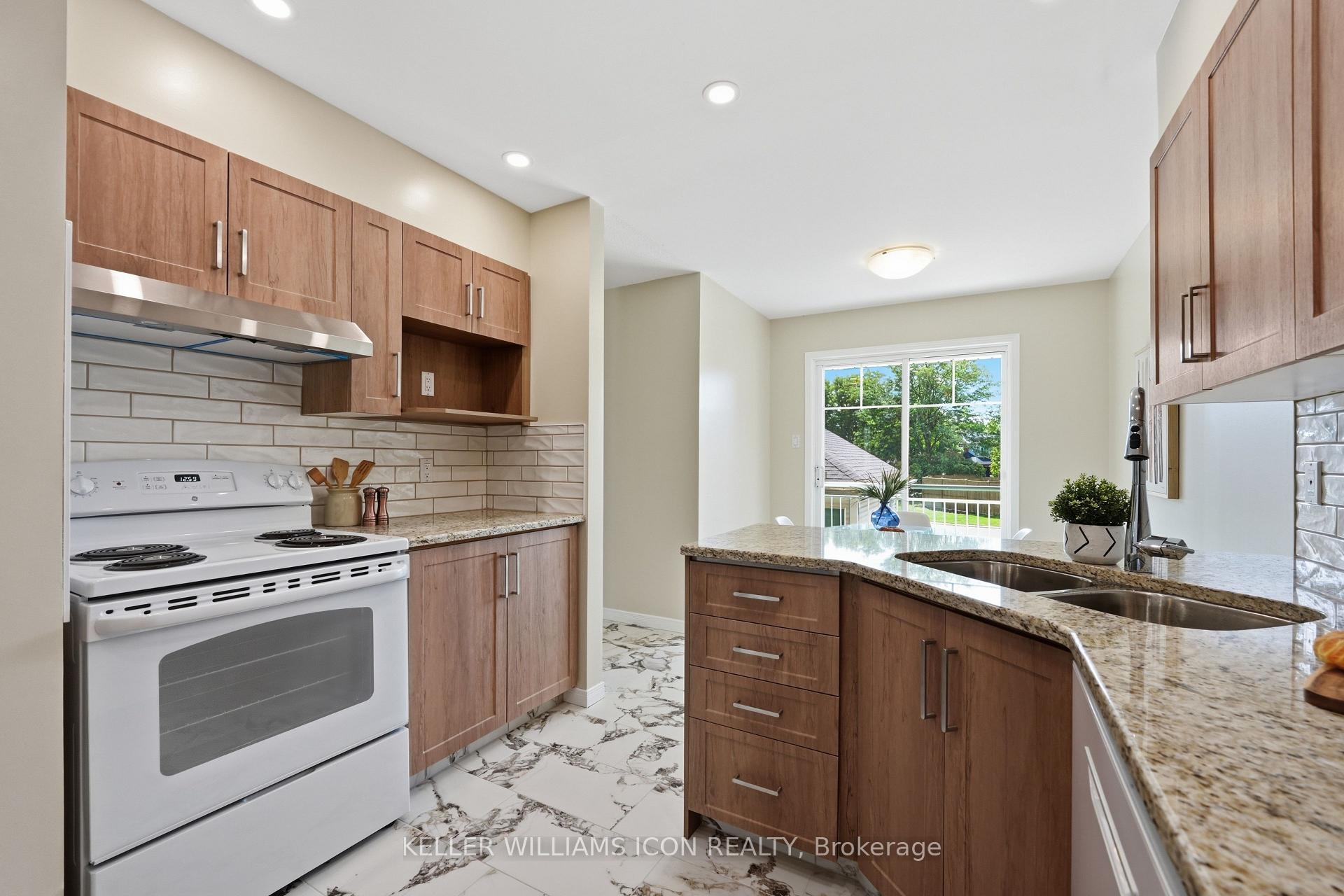 Photo 10 of 43 Thornbury Crescent, Ottawa, Centrepointe — HOMEH