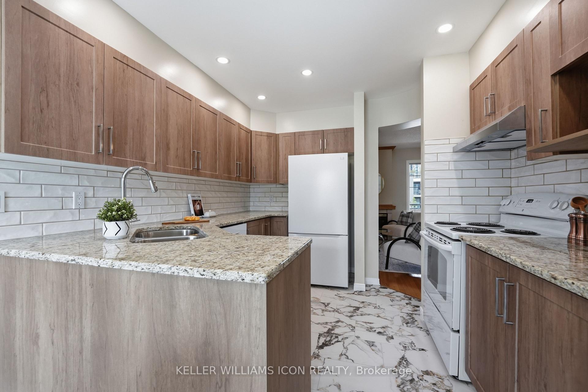 Photo 13 of 43 Thornbury Crescent, Ottawa, Centrepointe — HOMEH