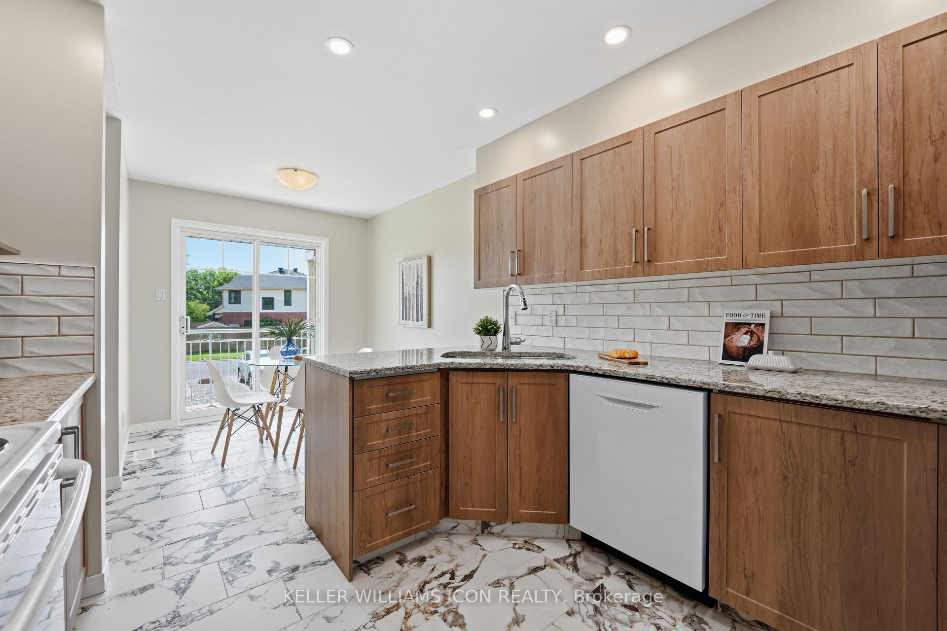 Photo 14 of 43 Thornbury Crescent, Ottawa, Centrepointe — HOMEH