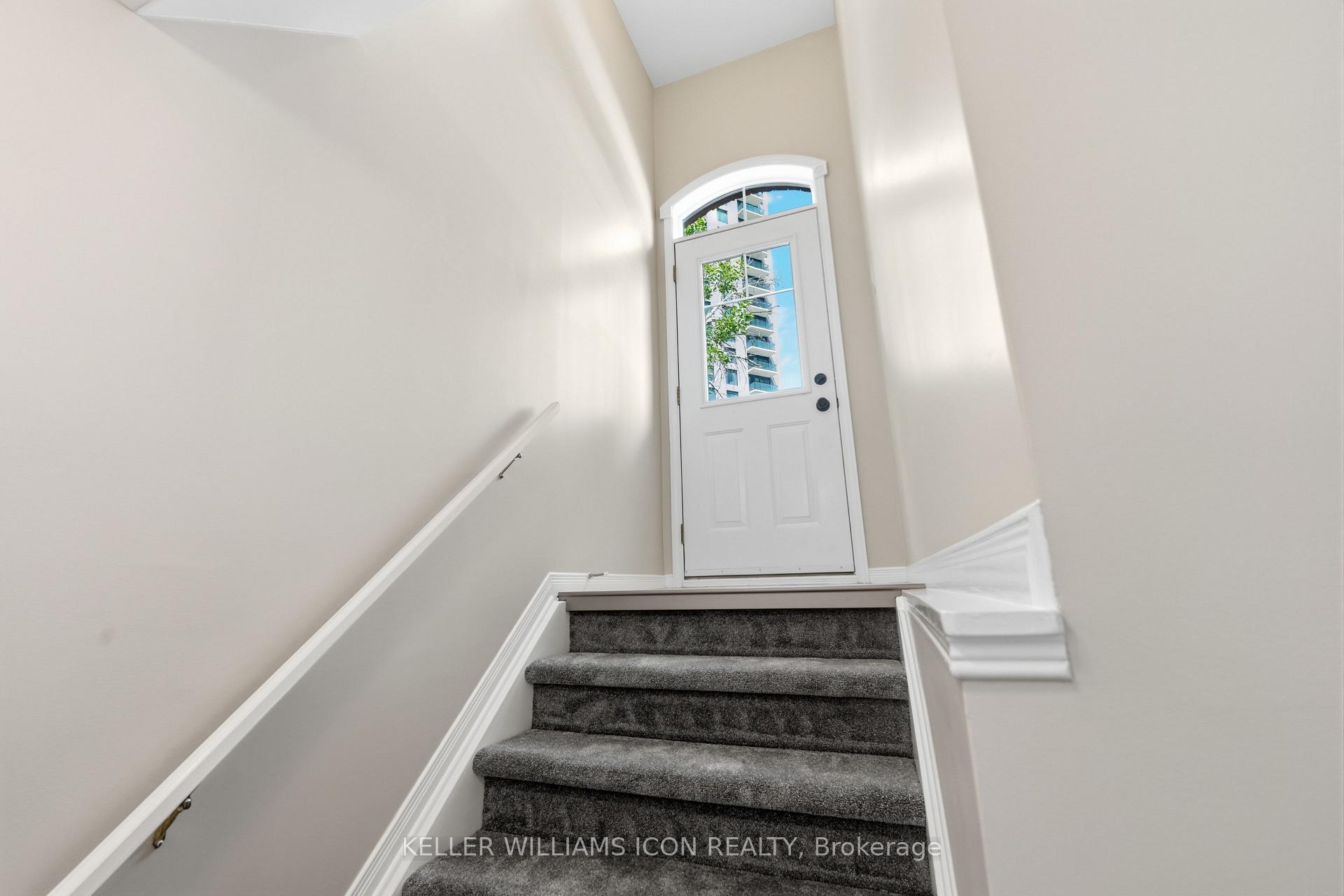 Photo 35 of 43 Thornbury Crescent, Ottawa, Centrepointe — HOMEH