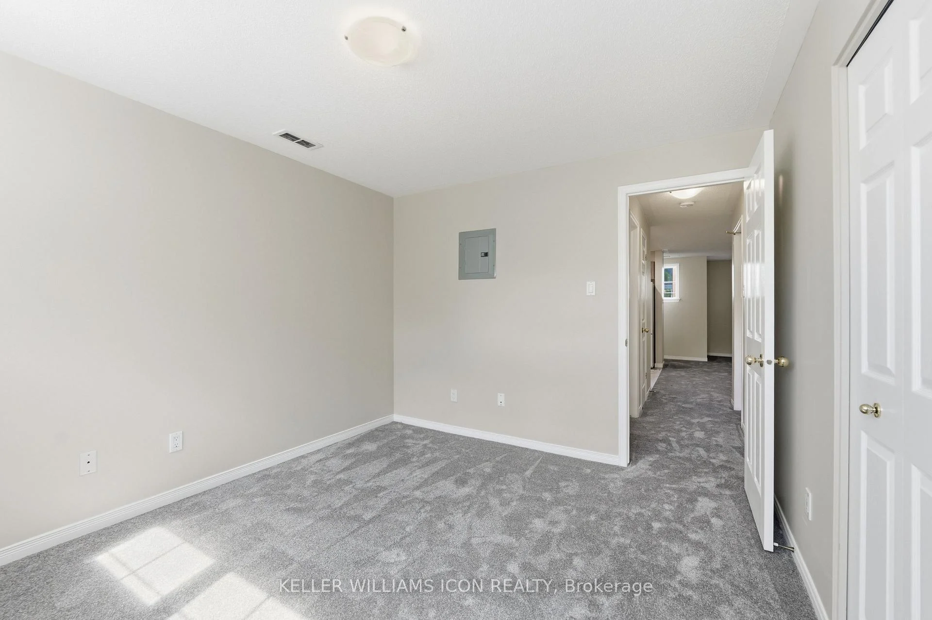 Photo 45 of 43 Thornbury Crescent, Ottawa, Centrepointe — HOMEH