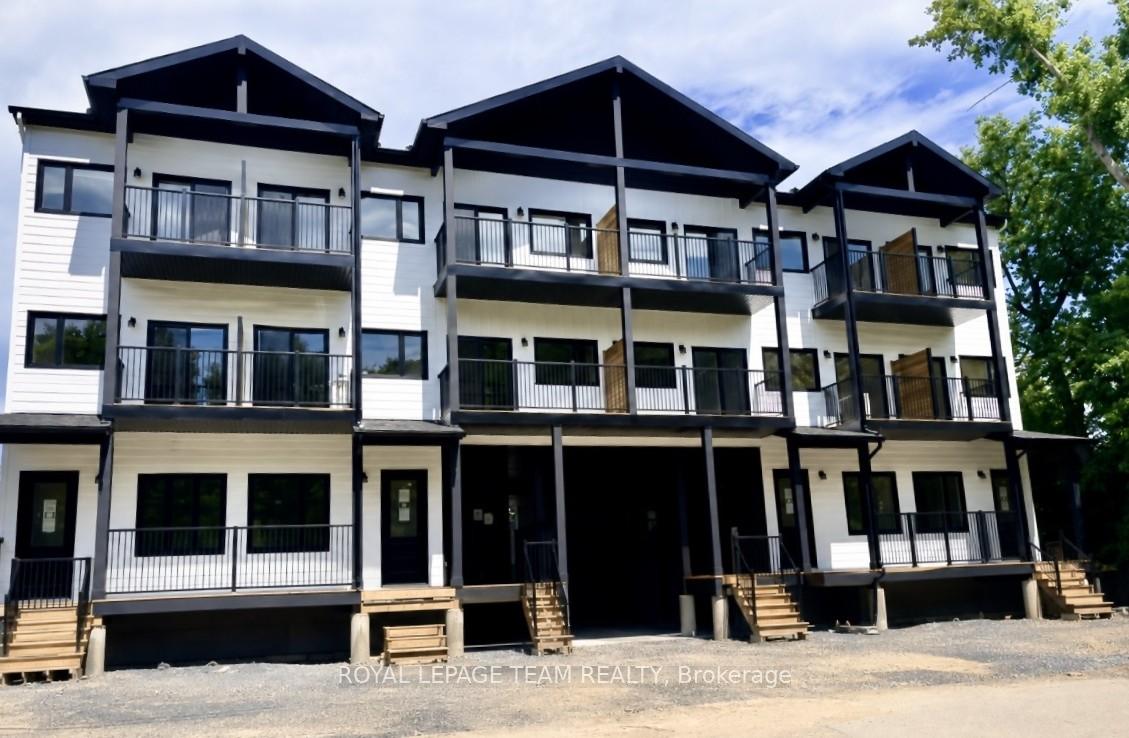 Photo 2 of 253B Bradford Street, Ottawa, Britannia — HOMEH