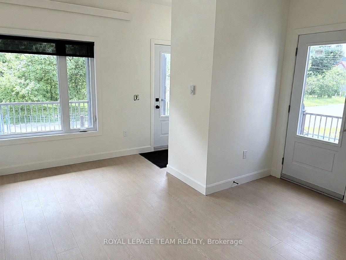 Photo 3 of 253B Bradford Street, Ottawa, Britannia — HOMEH