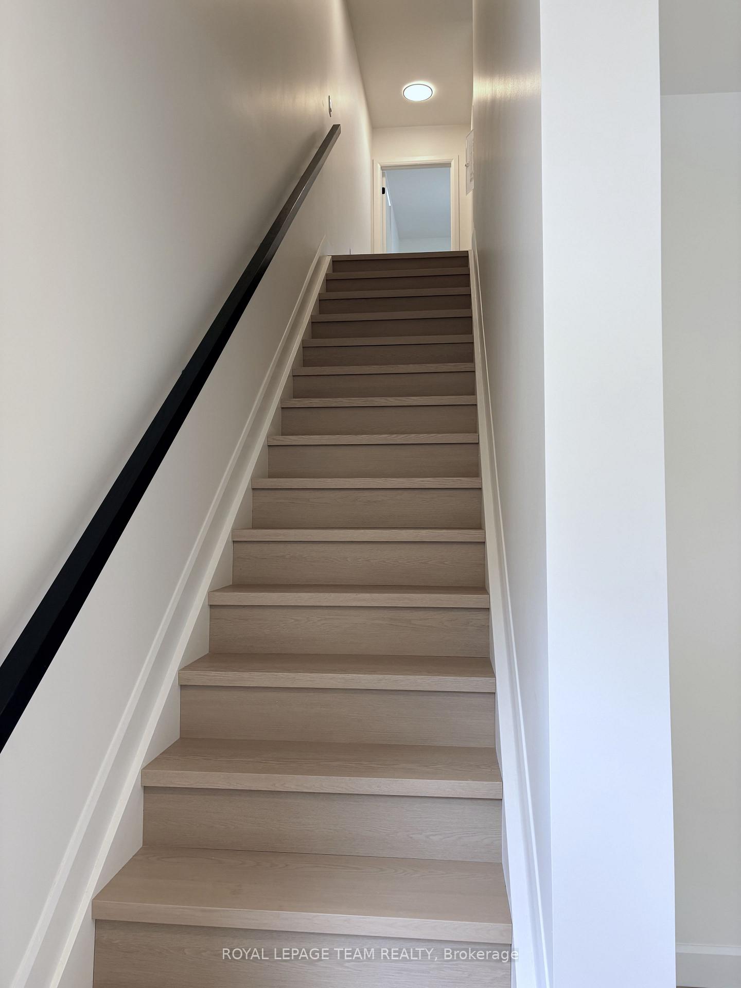 Photo 5 of 253B Bradford Street, Ottawa, Britannia — HOMEH