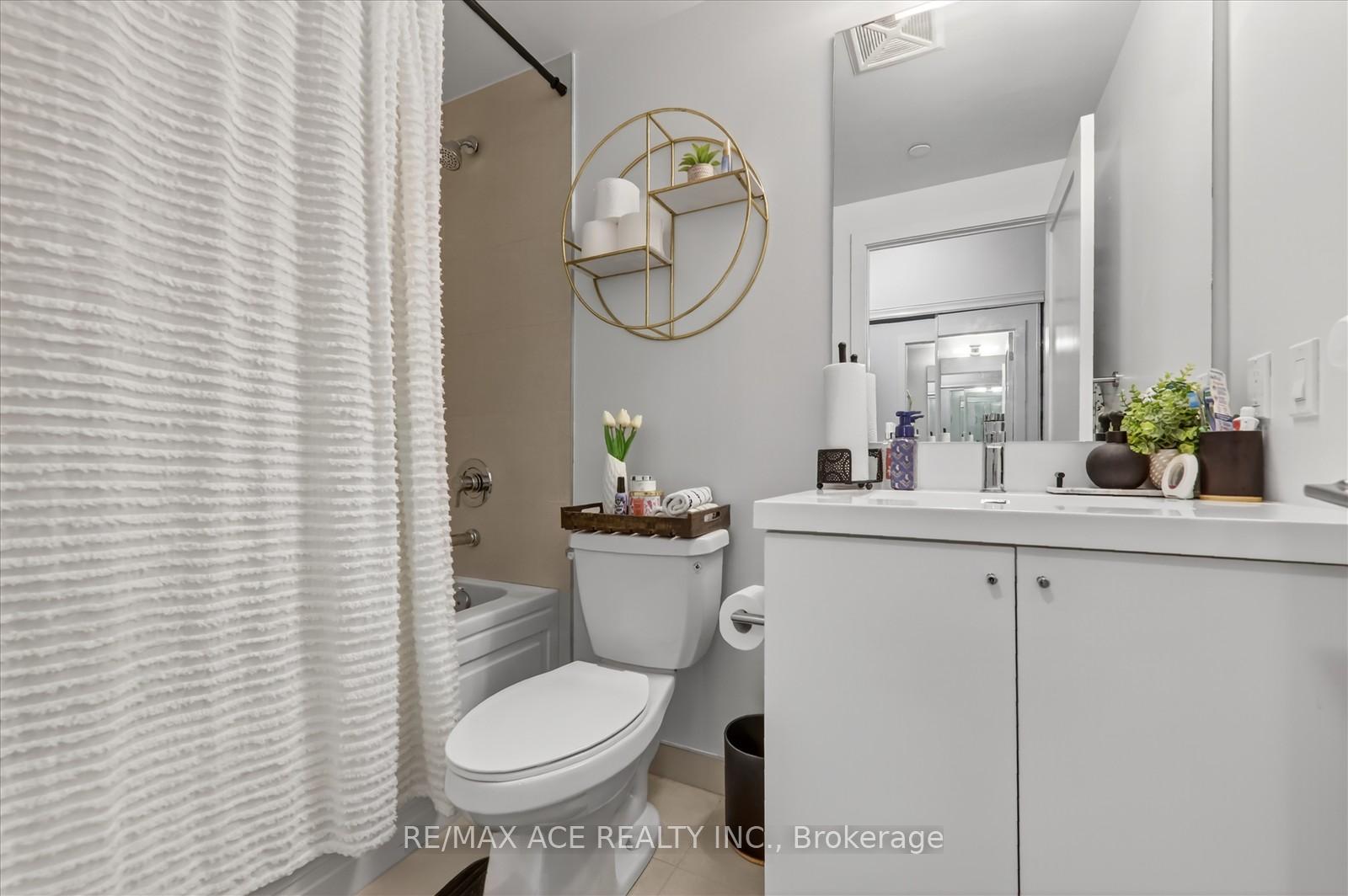 Photo 15 of Unit 809, 2550 Simcoe Street N, Oshawa, Windfields — HOMEH