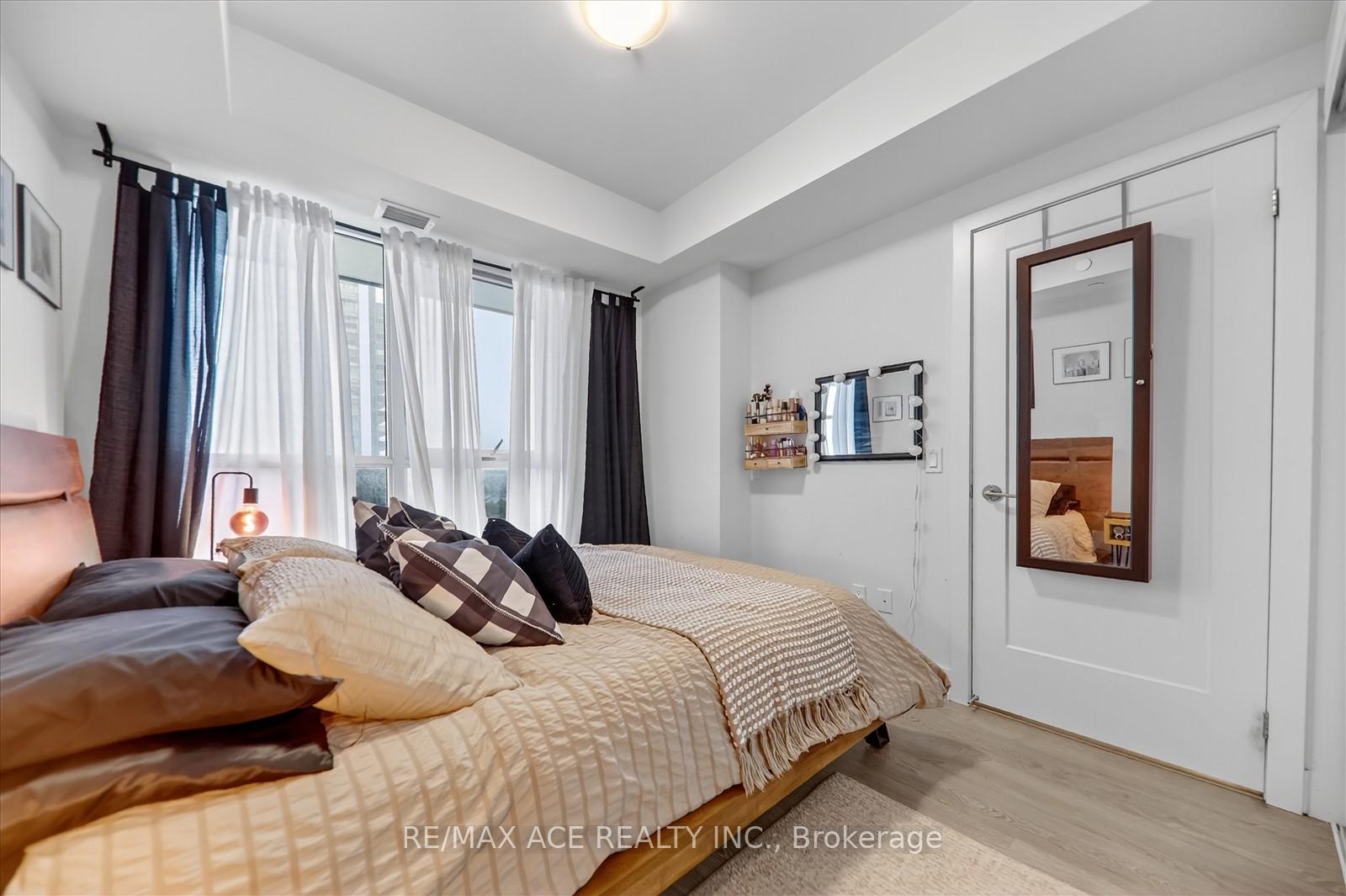 Photo 32 of Unit 809, 2550 Simcoe Street N, Oshawa, Windfields — HOMEH