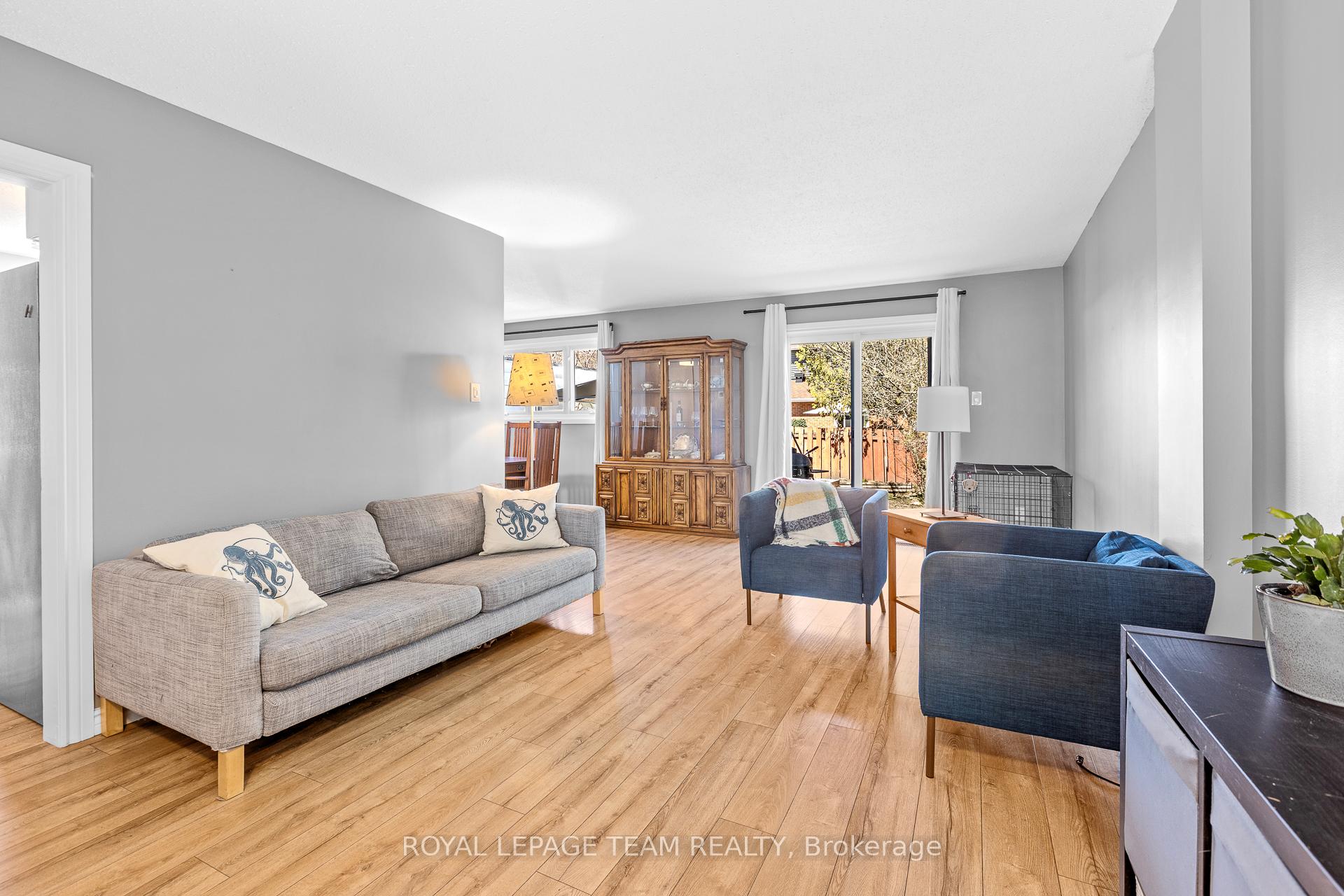 Photo 7 of 25 Grady Crescent, Ottawa, Sheahan Estates/Trend Village — HOMEH