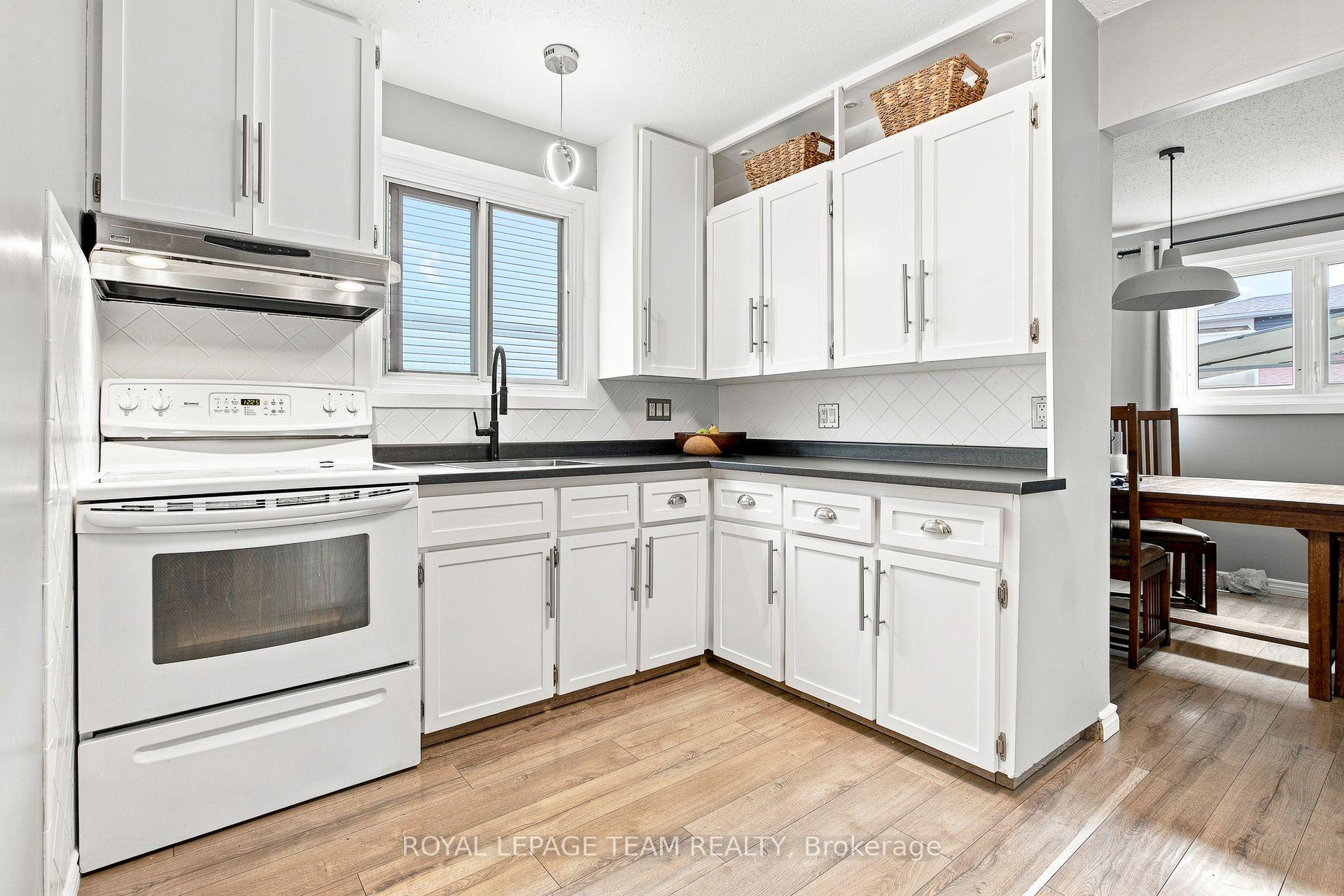 Photo 11 of 25 Grady Crescent, Ottawa, Sheahan Estates/Trend Village — HOMEH