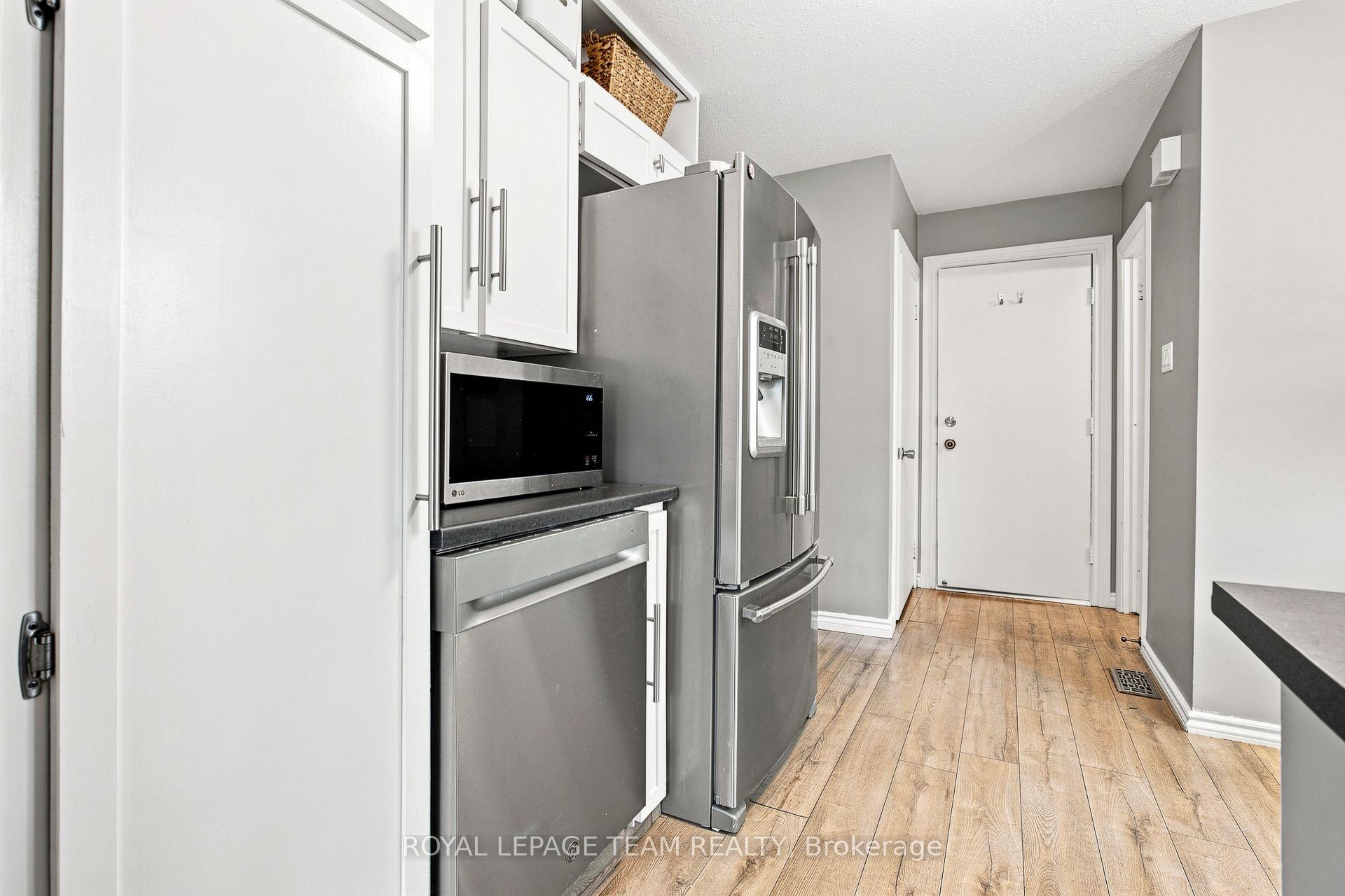 Photo 17 of 25 Grady Crescent, Ottawa, Sheahan Estates/Trend Village — HOMEH