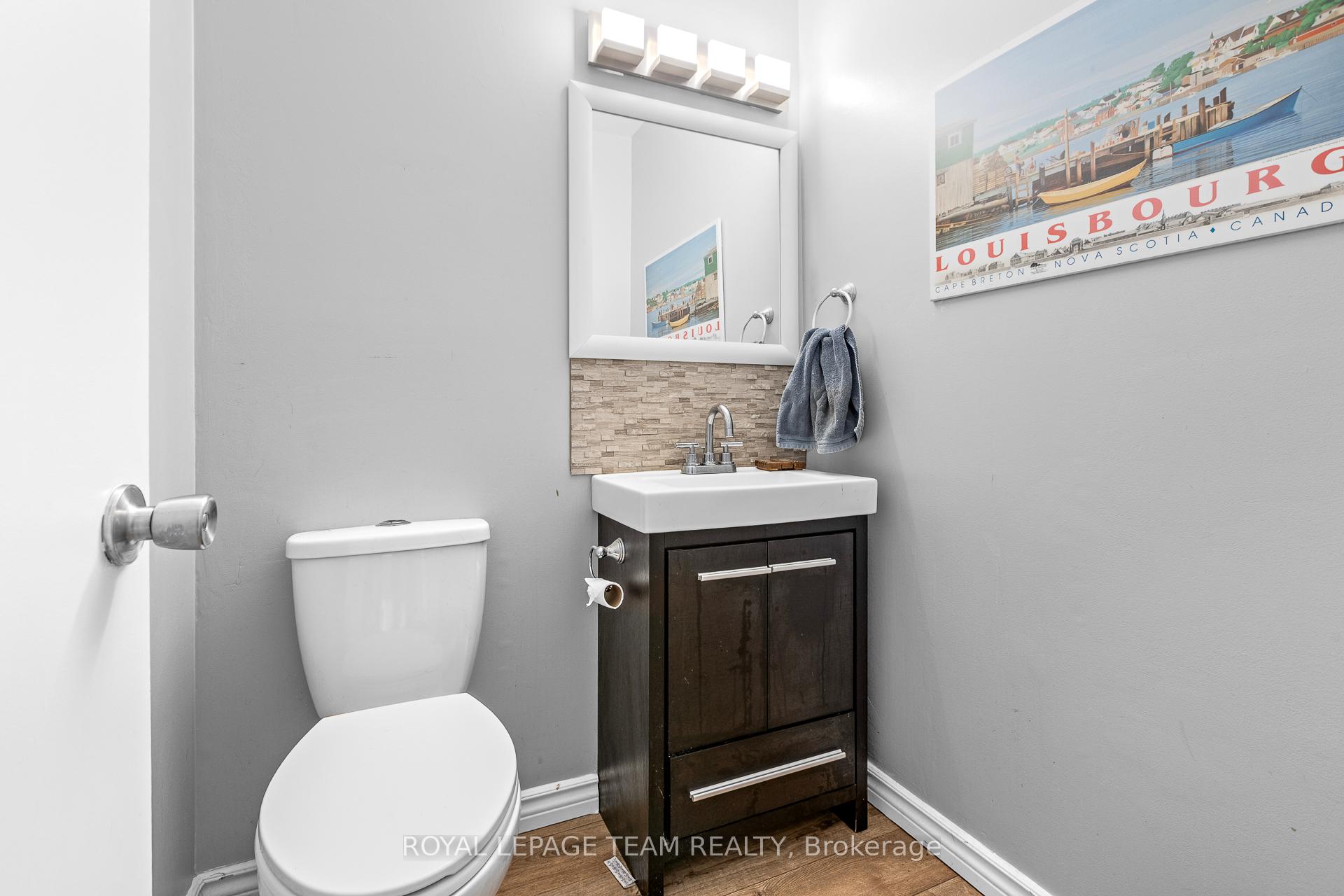 Photo 18 of 25 Grady Crescent, Ottawa, Sheahan Estates/Trend Village — HOMEH