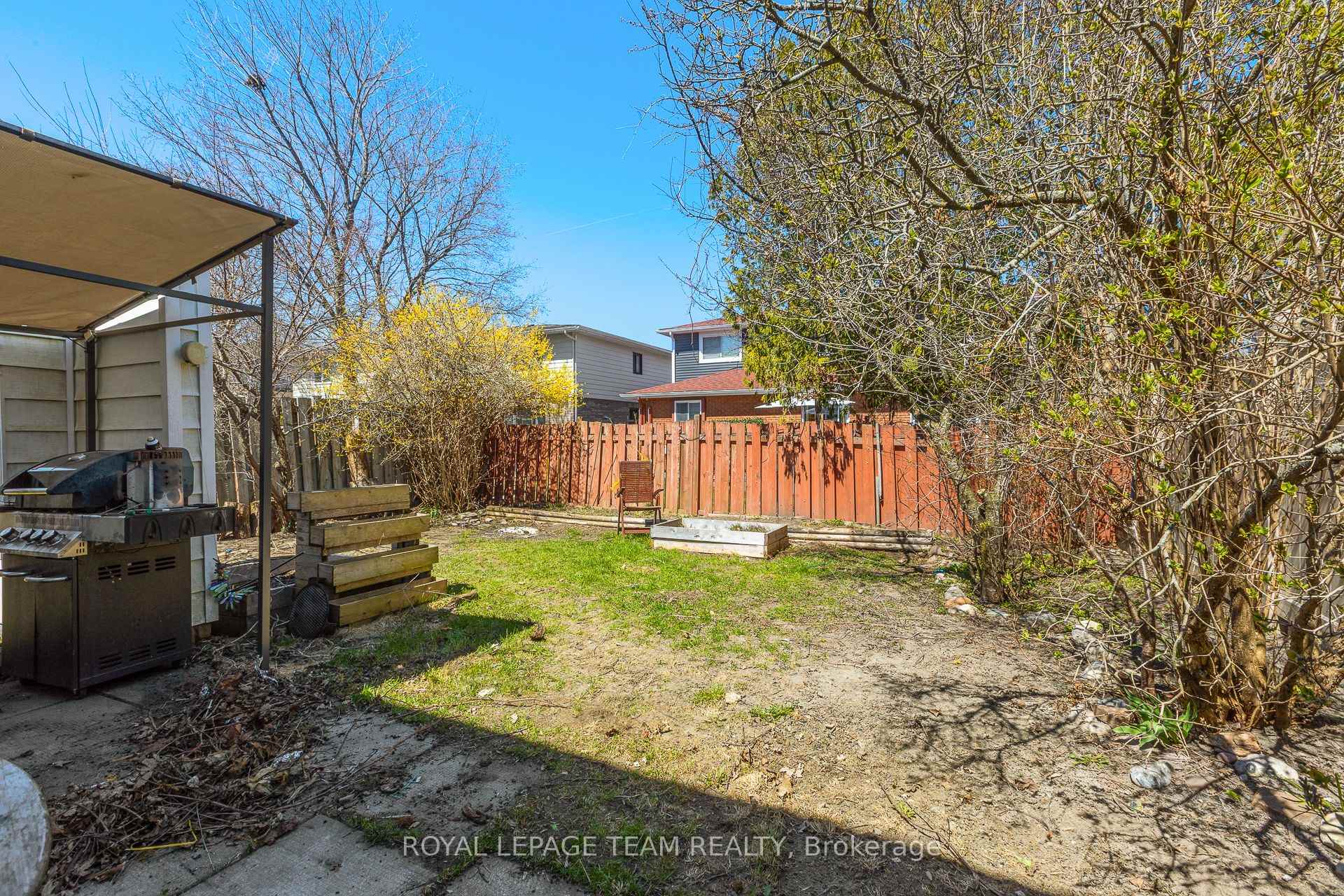 Photo 46 of 25 Grady Crescent, Ottawa, Sheahan Estates/Trend Village — HOMEH