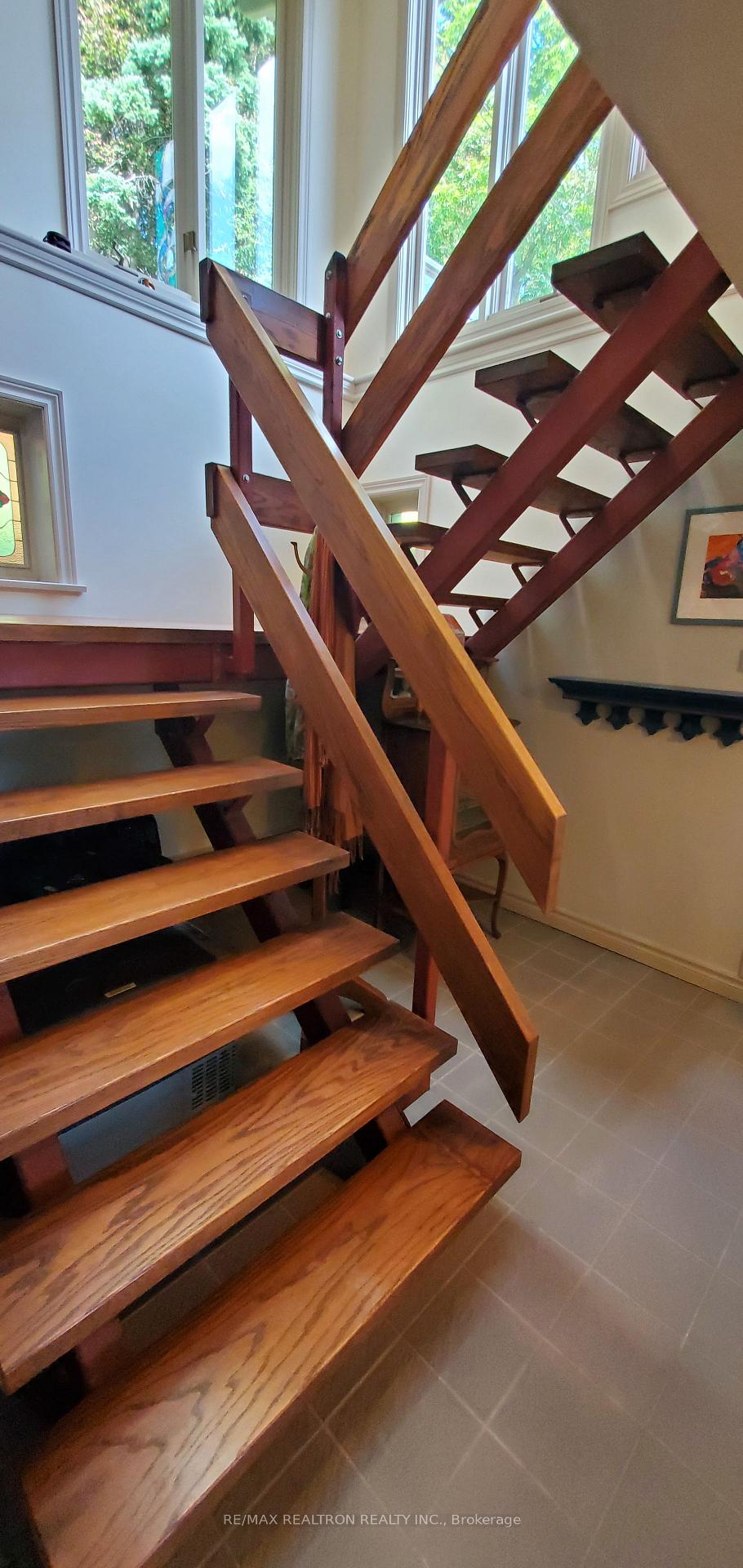 Photo 39 of 1 Ledge Road, Scarborough, Cliffcrest — HOMEH