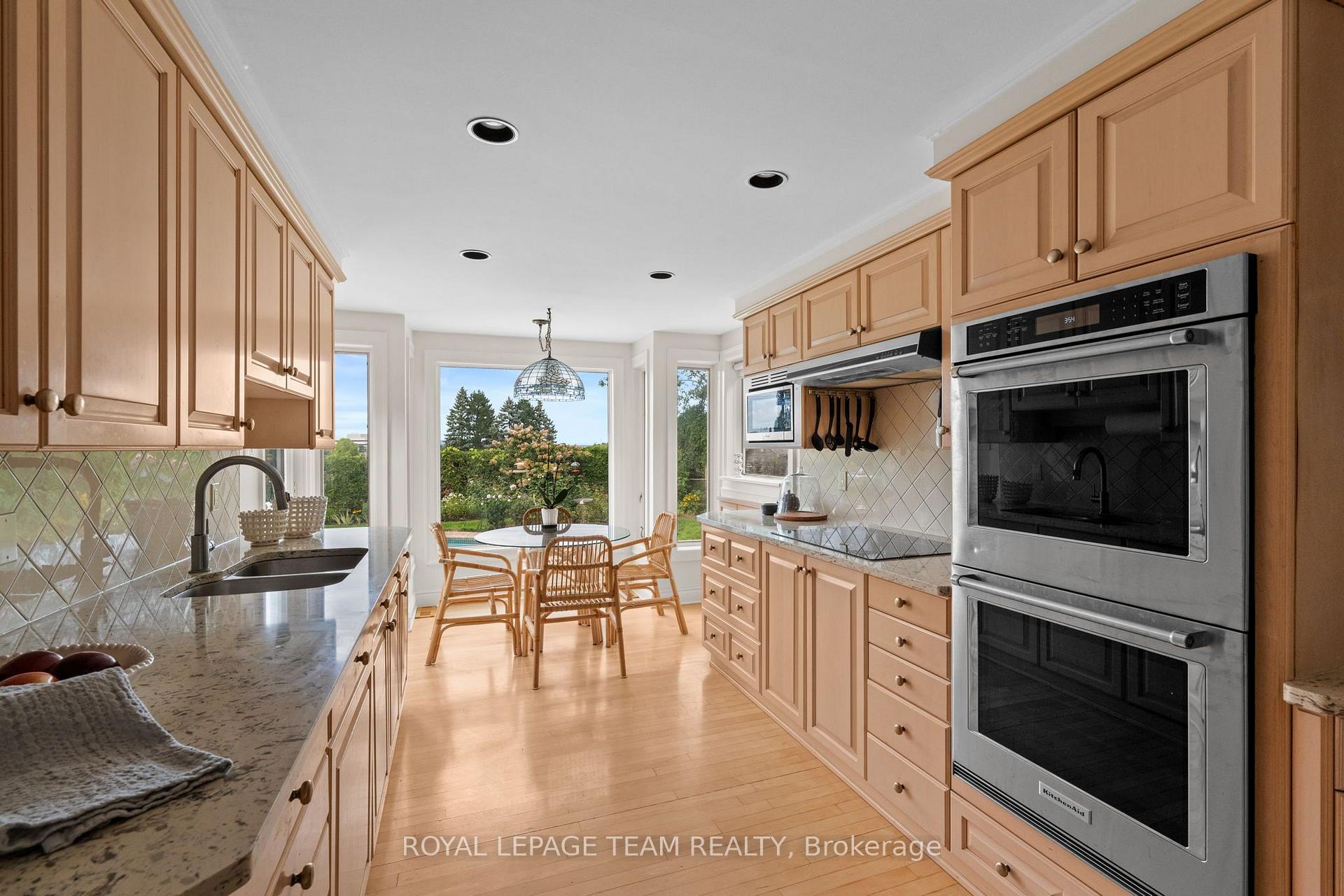 Photo 16 of 14 Lismer Crescent, Ottawa, Kanata - Beaverbrook — HOMEH