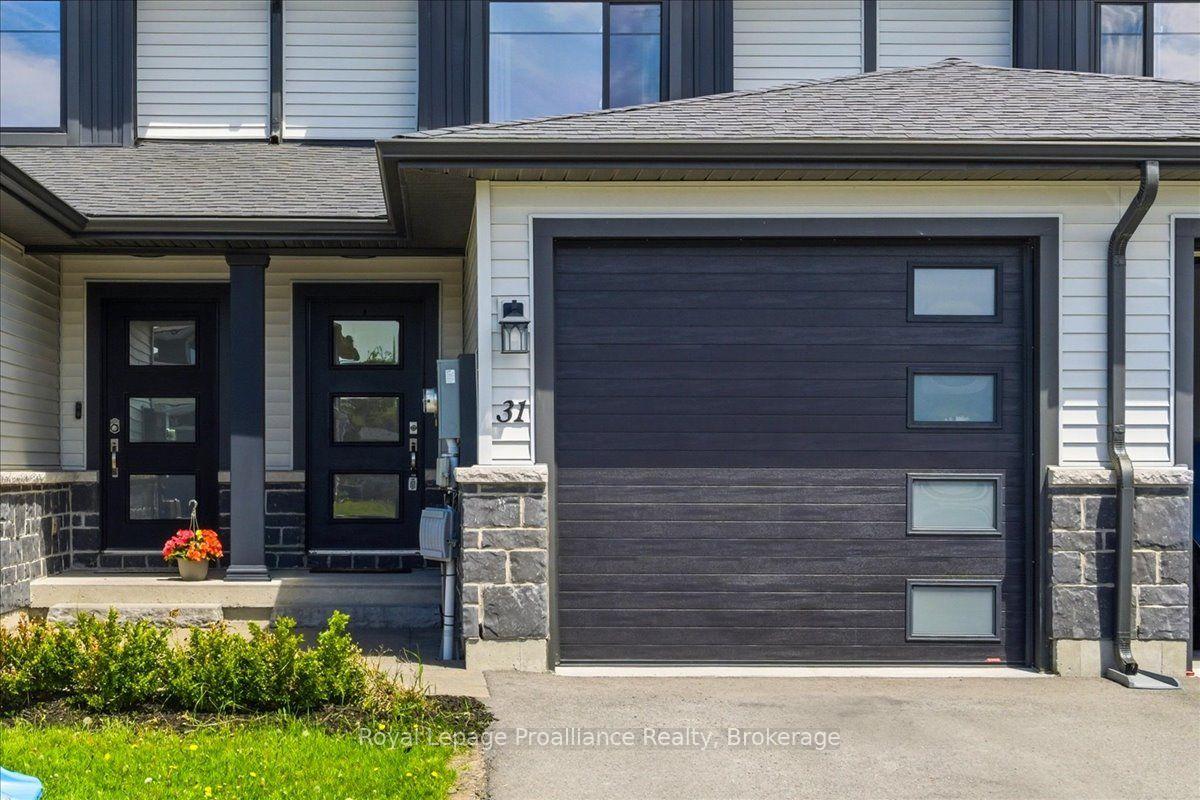 Photo 2 of 31 Dewal Place, Belleville, Belleville Ward — HOMEH
