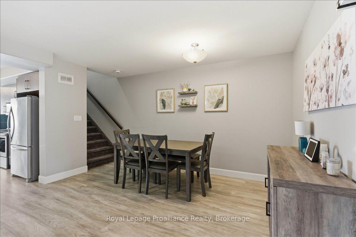 Photo 4 of 31 Dewal Place, Belleville, Belleville Ward — HOMEH