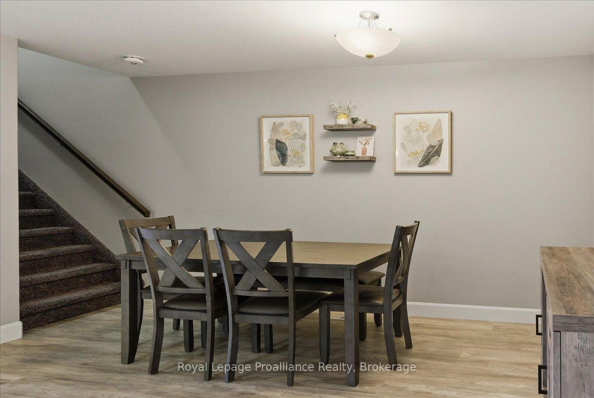 Photo 5 of 31 Dewal Place, Belleville, Belleville Ward — HOMEH