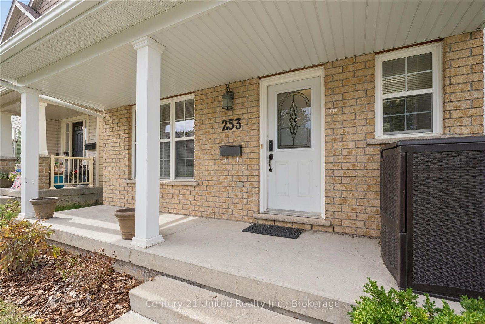 Photo 6 of 253 Bowen Drive, Peterborough, Northcrest Ward 5 — HOMEH