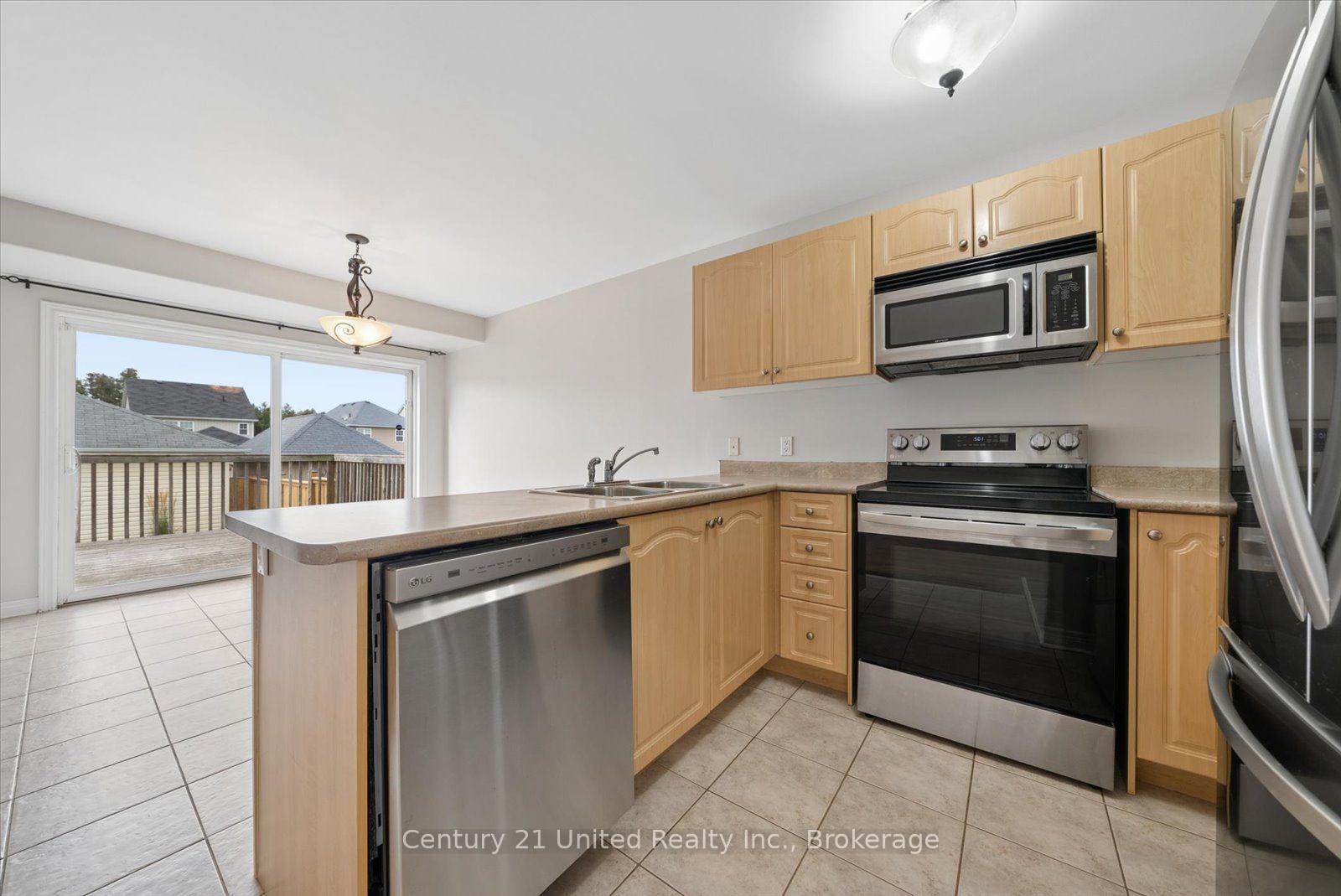 Photo 18 of 253 Bowen Drive, Peterborough, Northcrest Ward 5 — HOMEH