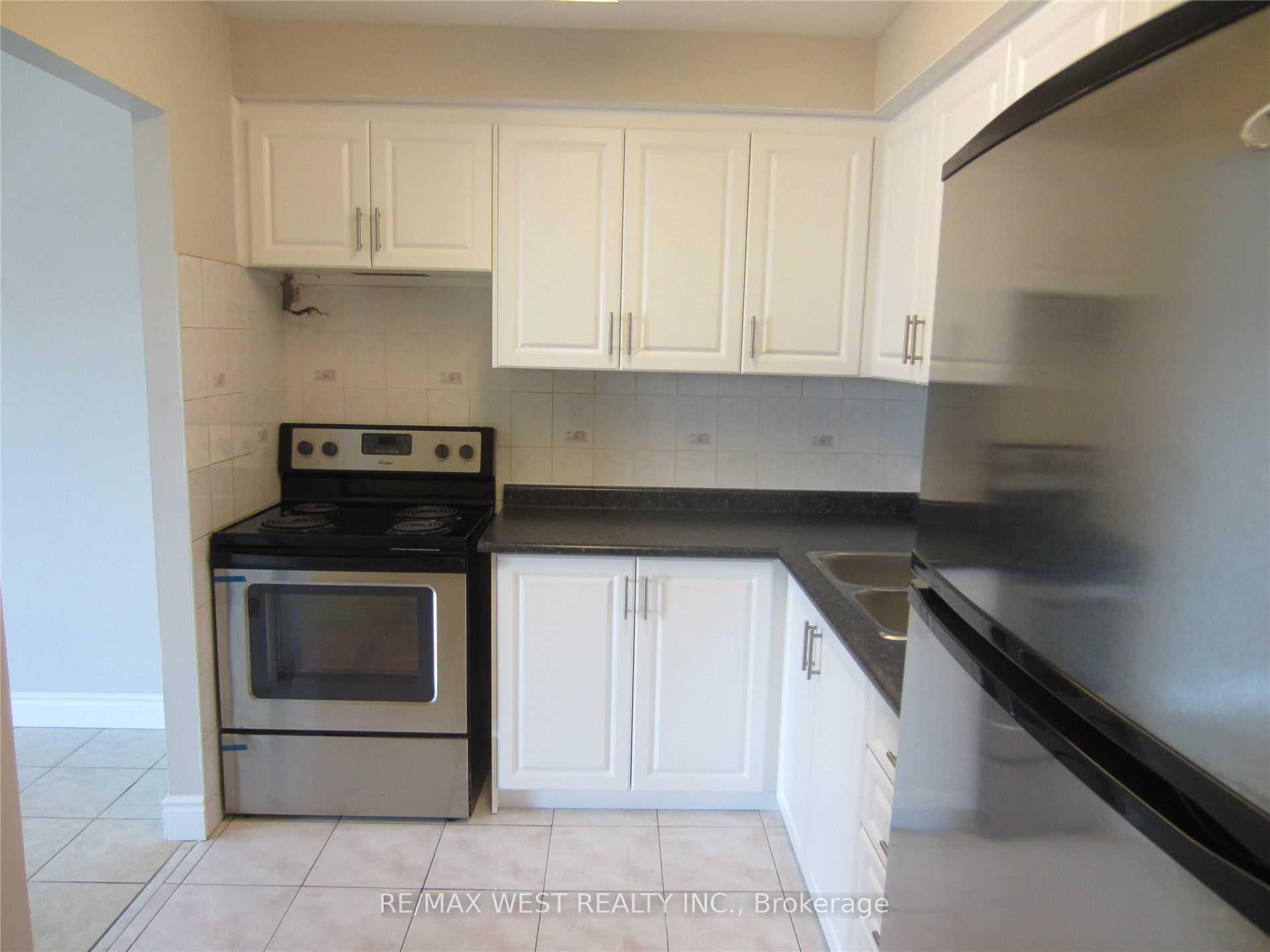 Front of Unit 7, 2965 Islington Avenue