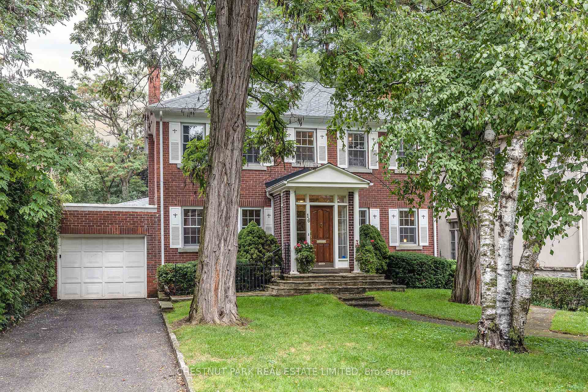 Photo 1 of 16 Lewes Crescent, North York, Bridle Path-Sunnybrook-York Mills — HOMEH