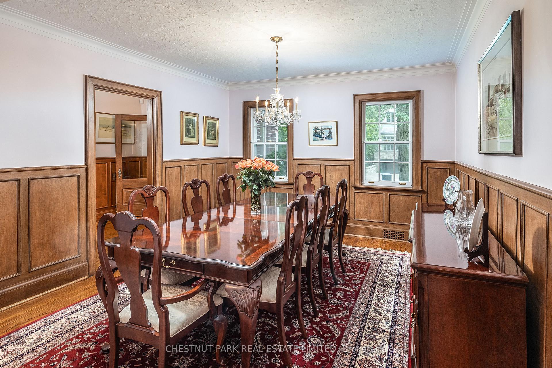 Photo 6 of 16 Lewes Crescent, North York, Bridle Path-Sunnybrook-York Mills — HOMEH