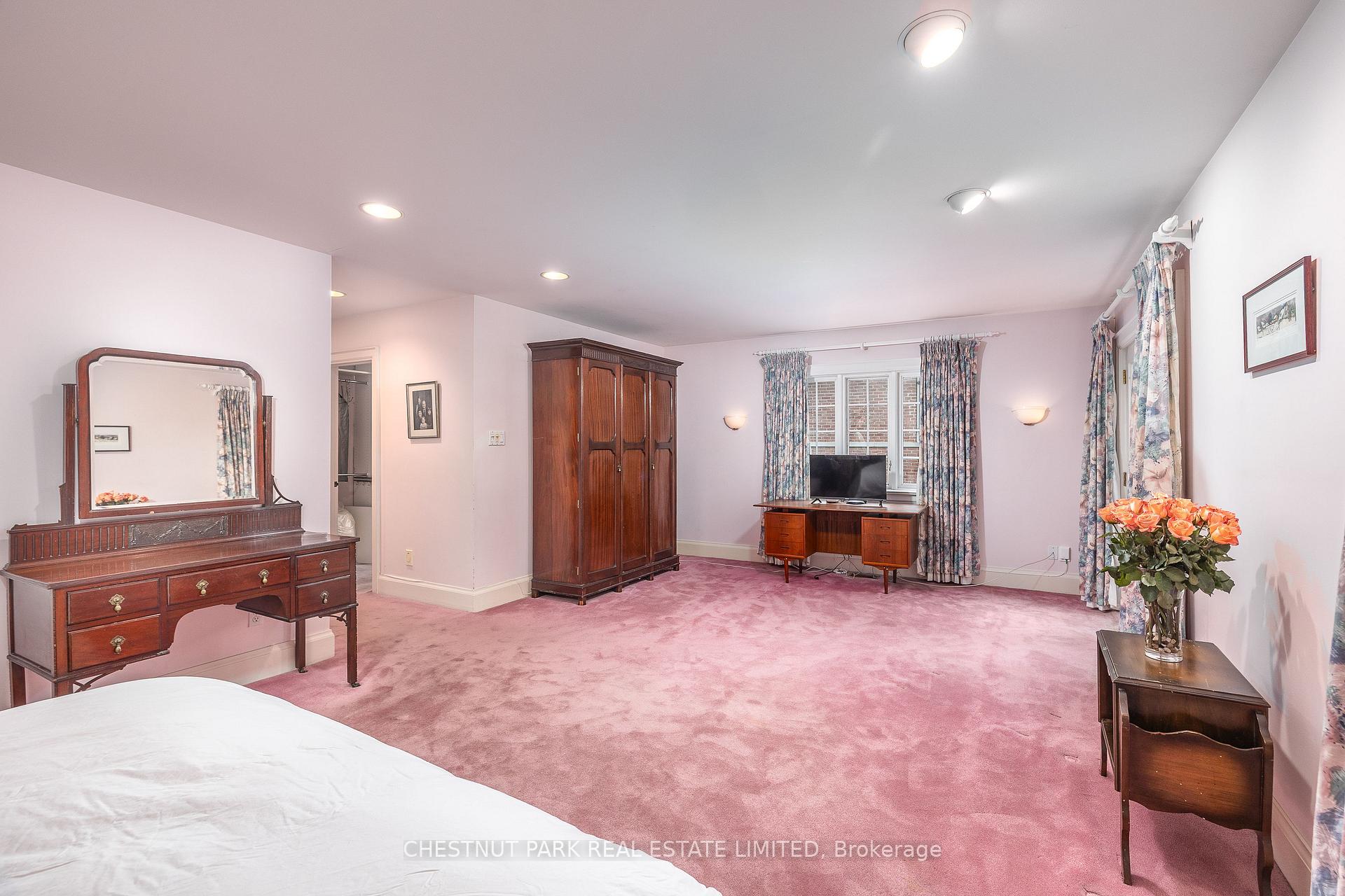 Photo 20 of 16 Lewes Crescent, North York, Bridle Path-Sunnybrook-York Mills — HOMEH